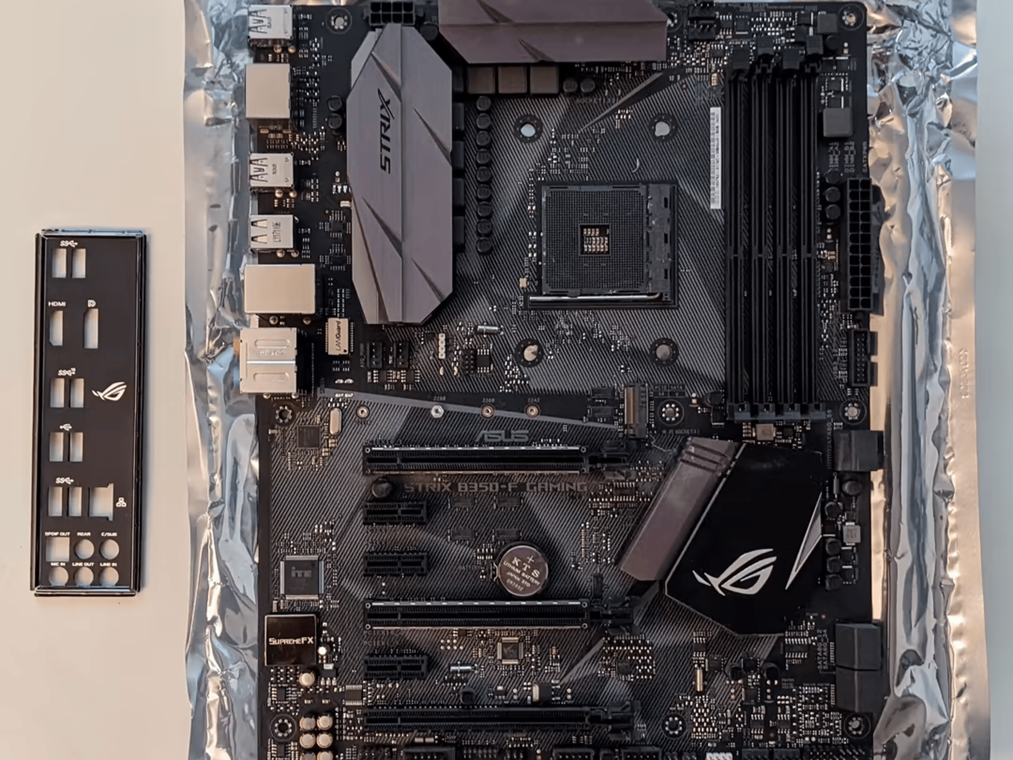 ASUS ROG STRIX B350-F GAMING AMD Ryzen AM4 DDR4 HDMI DisplayPort M.2 USB 3.1 ATX B350 Motherboard
