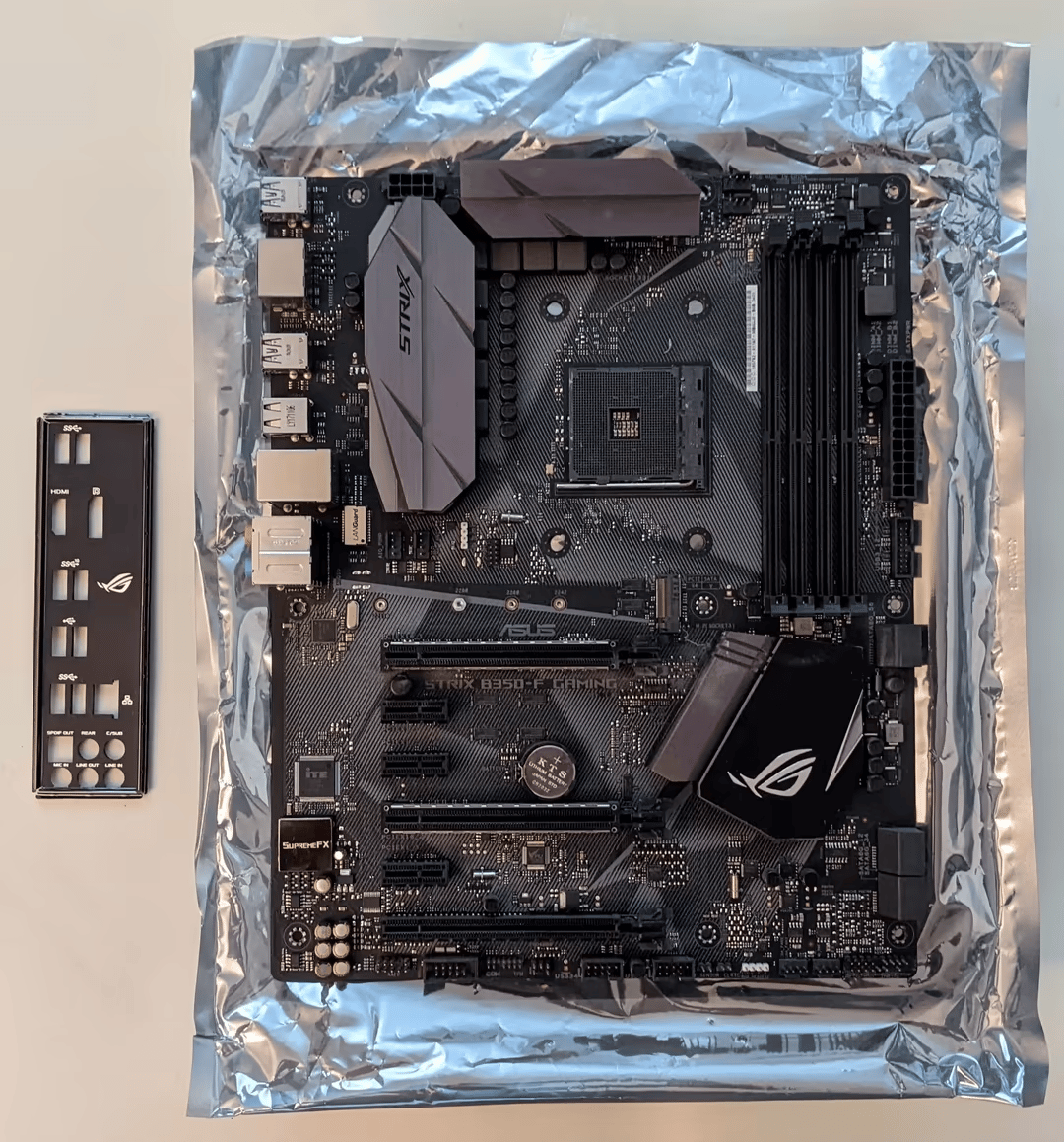 ASUS ROG STRIX B350-F GAMING AMD Ryzen AM4 DDR4 HDMI DisplayPort M.2 USB 3.1 ATX B350 Motherboard
