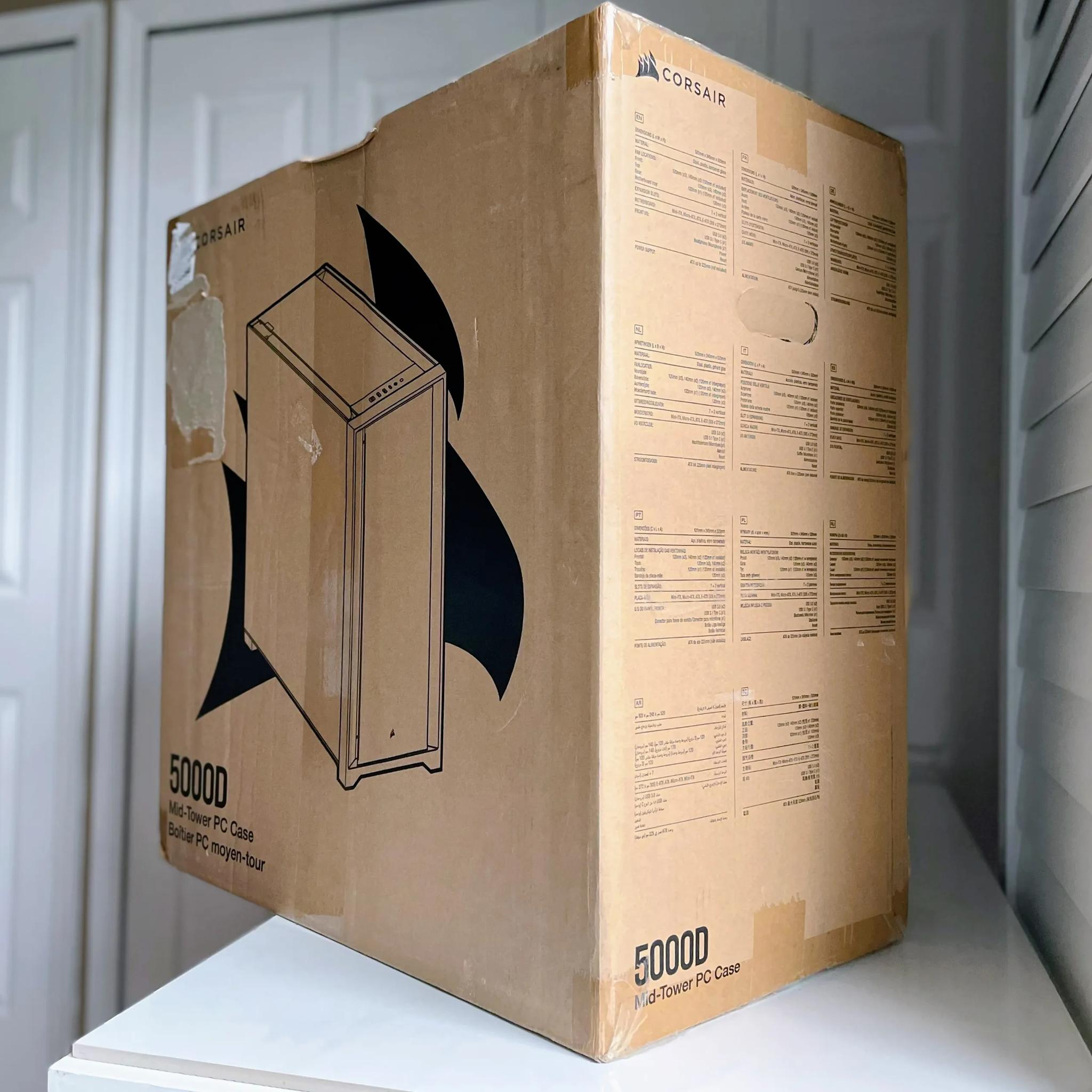 BNIB Corsair 5000D Tempered Glass Mid-Tower ATX PC Case - White