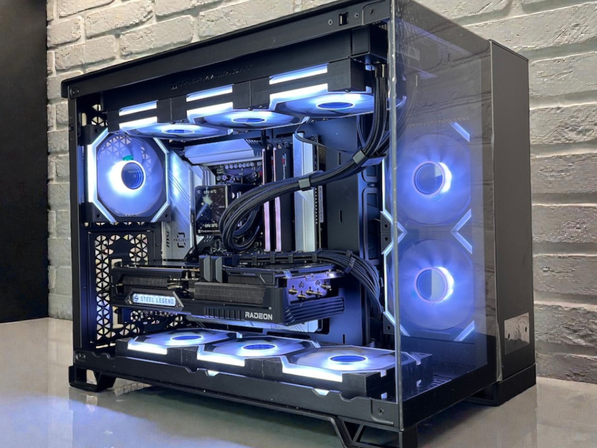 Ryzen 7 9800X3D | RX 9070 XT | 32GB DDR5 | 2 TB M.2 | WIFI 6 | Dark Gamer