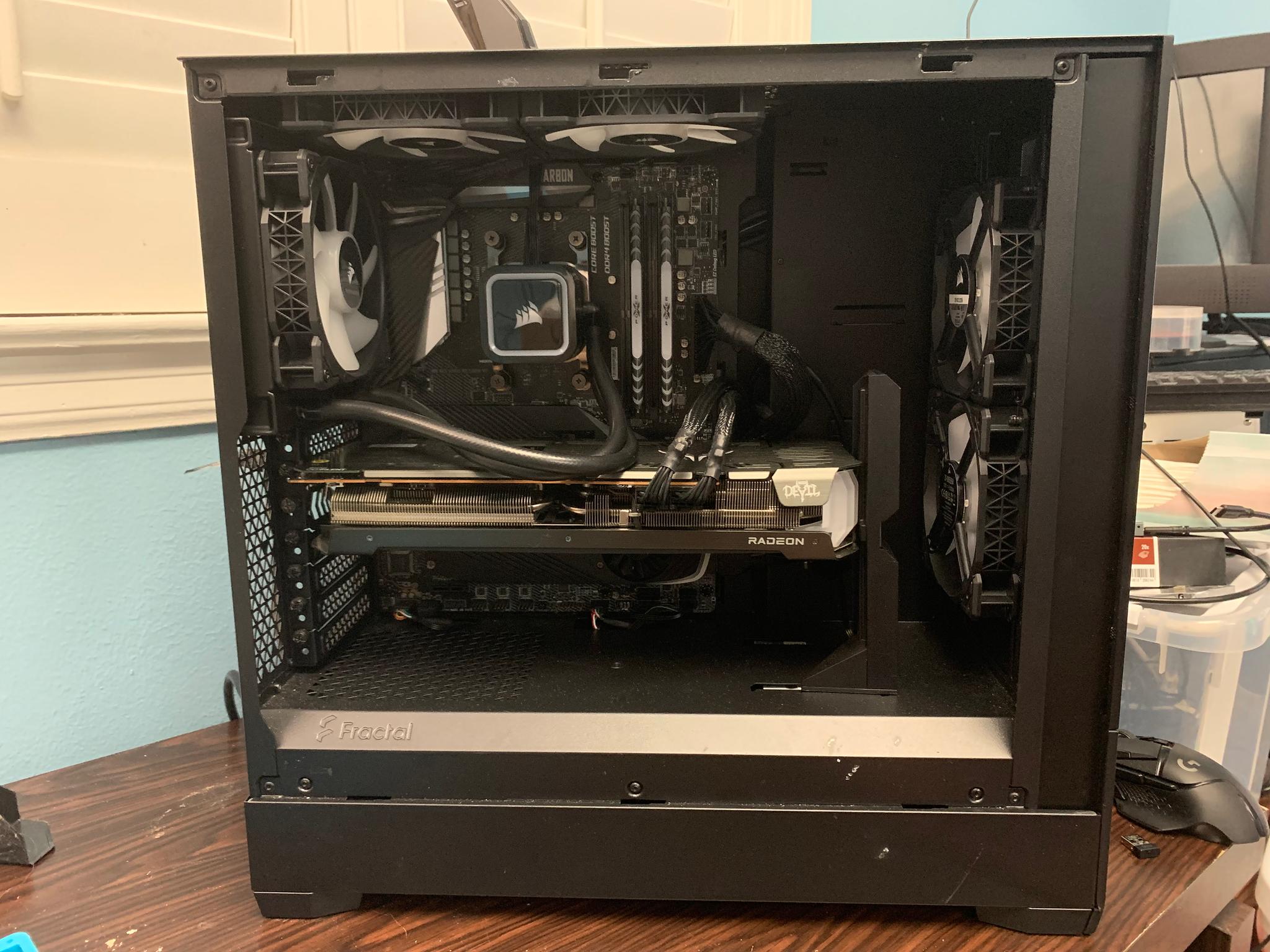 Red Devil|Ryzen 7 3700X|RX 6700XT|32GB|500GB SSD|2TB HDD|Windows 10 Pro