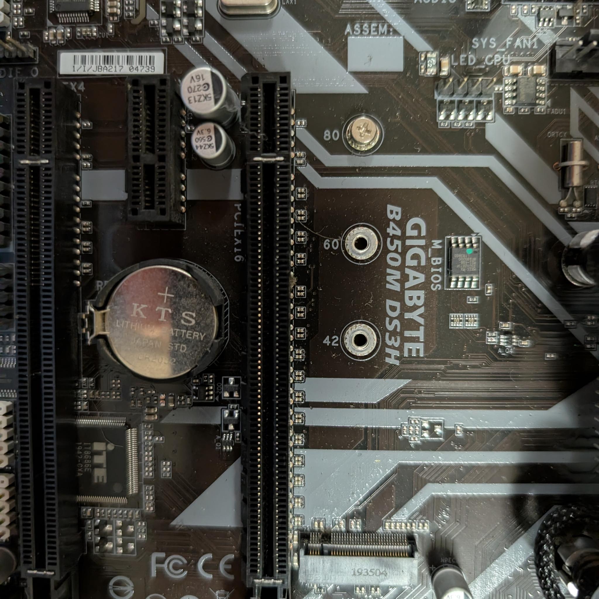 Gigabyte B450M DS3H + AMD Ryzen 5 3600