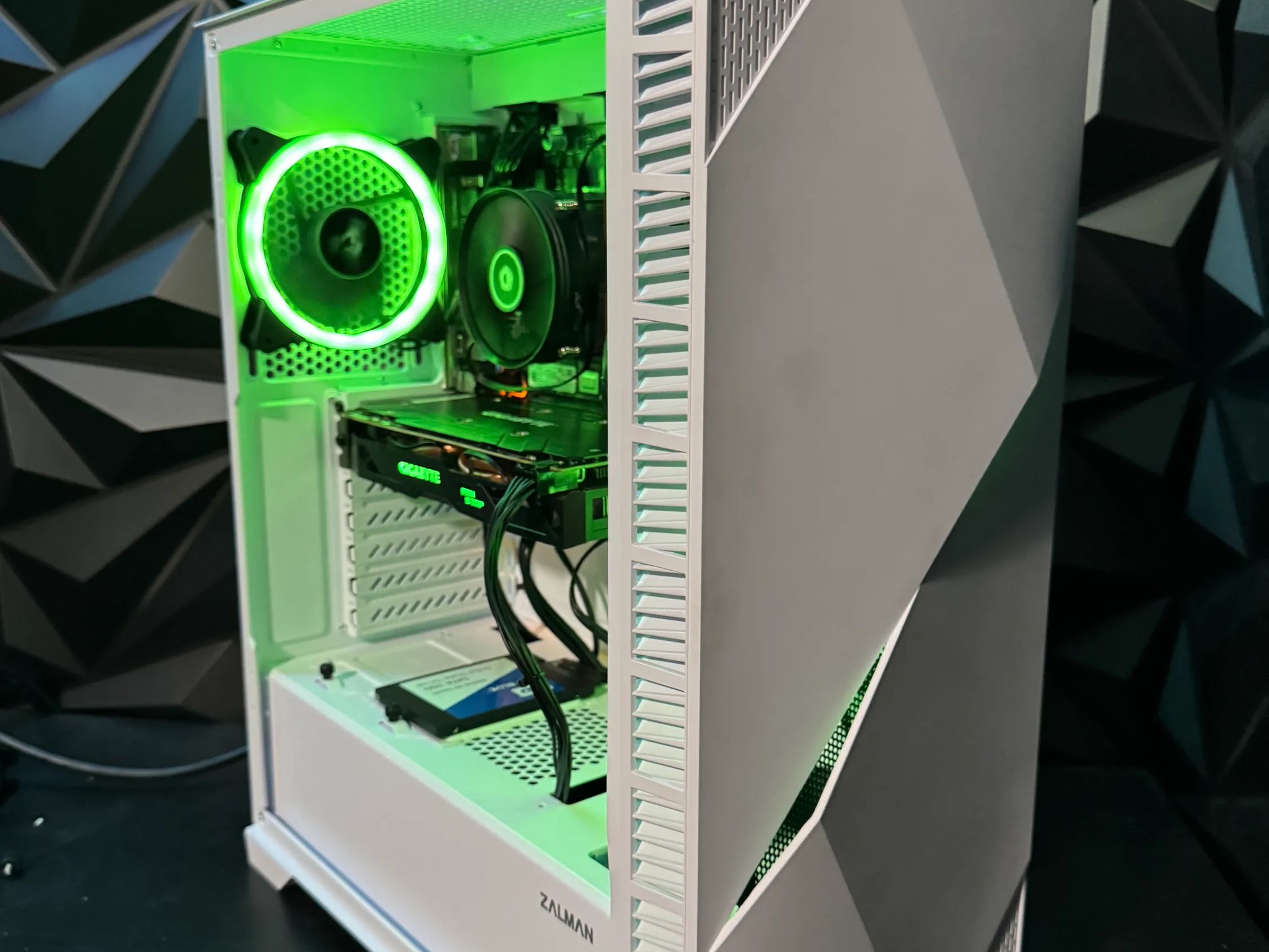 🚀 Budget Berg🚀 i5 9500| RX 580 8GB | 16 GB DDR4 | 1.75 TB Storage