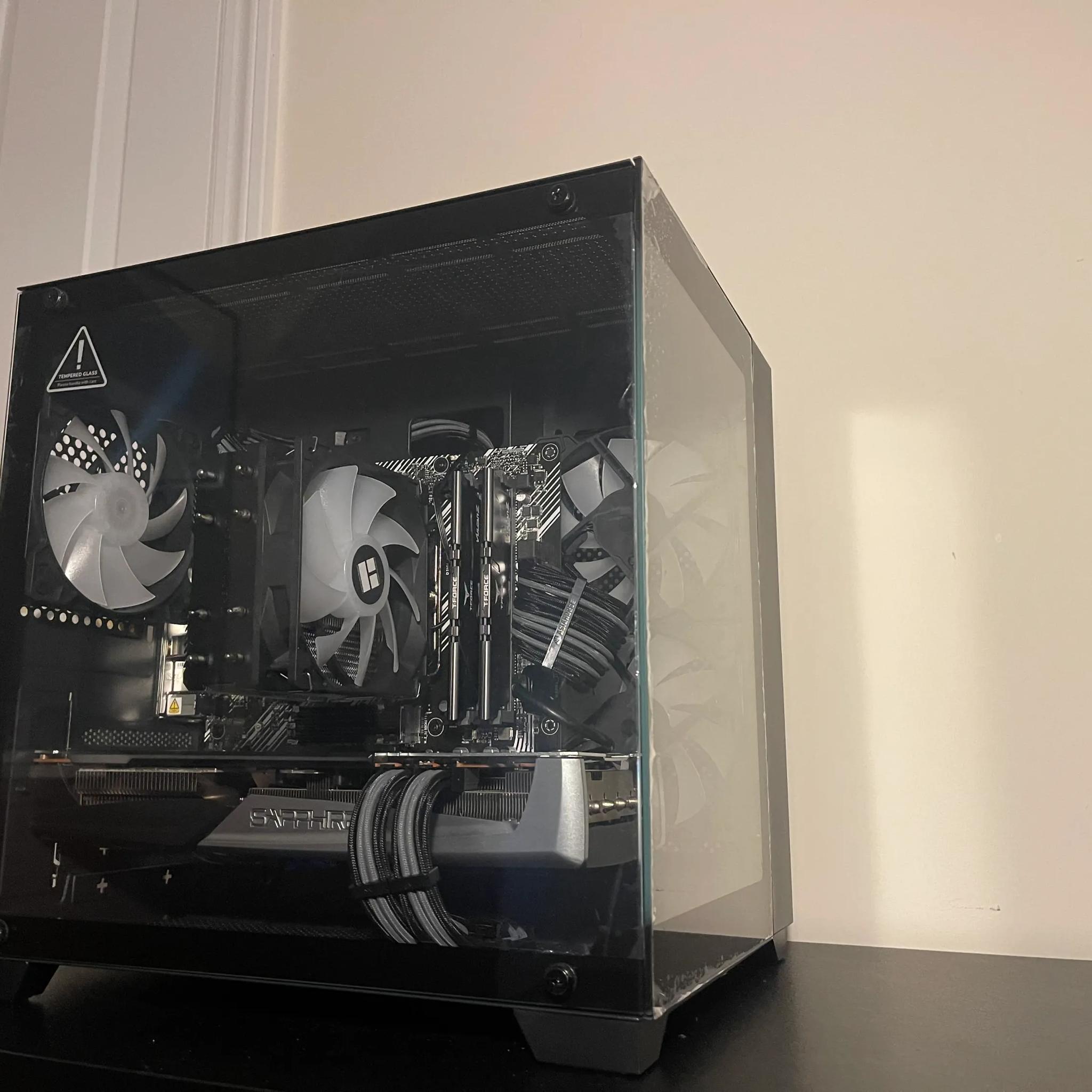 [Summer Sale] The Silver Nitro Gaming PC | Ryzen 5600 with Sapphire Nitro+ RX 5700xt