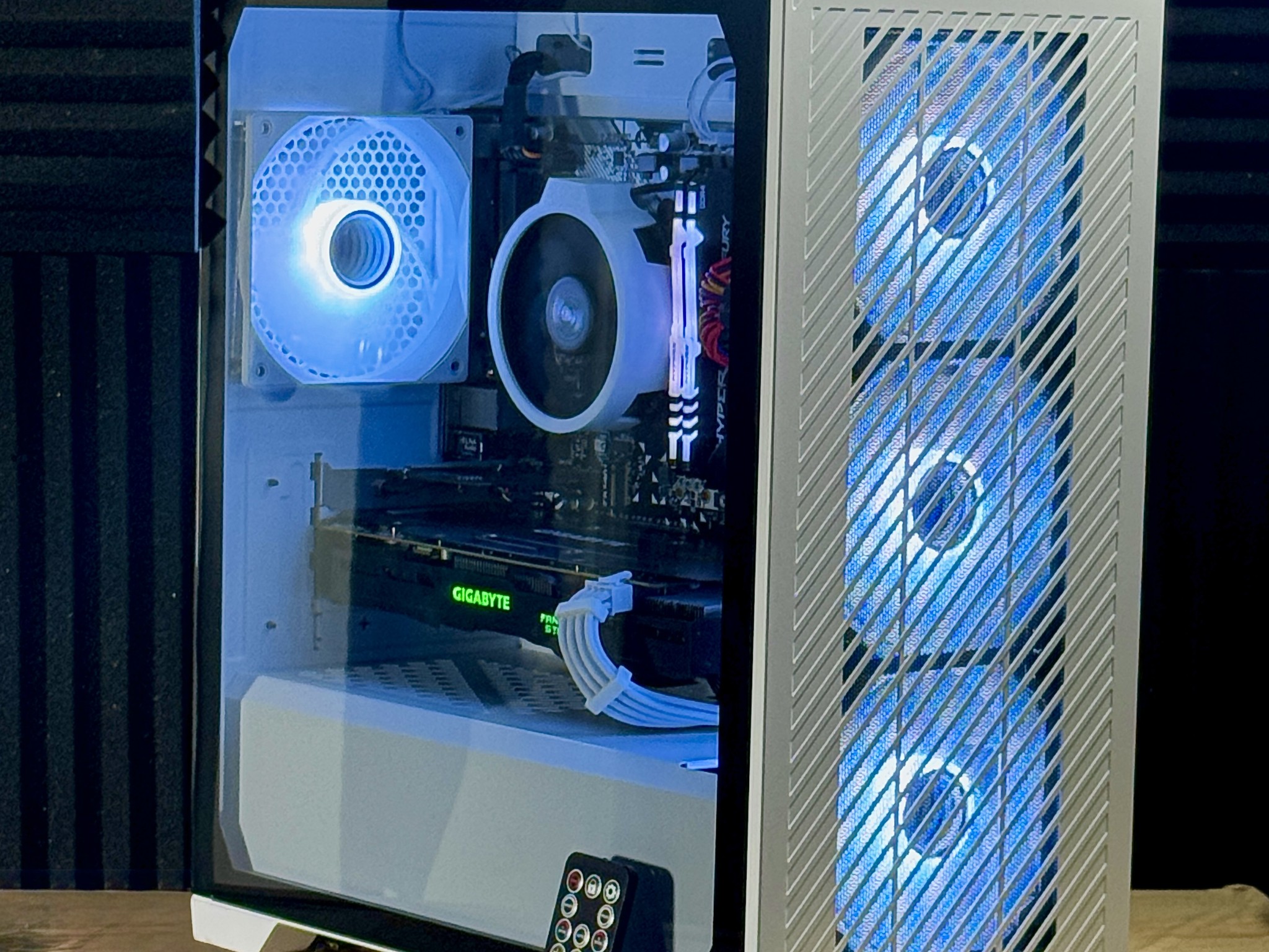🔥⚪️ Starter Gaming PC | GTX 1060 6GB | Ryzen 3 2300X | 16GB DDR4 | 500GB SATA SSD | WIFI + BT