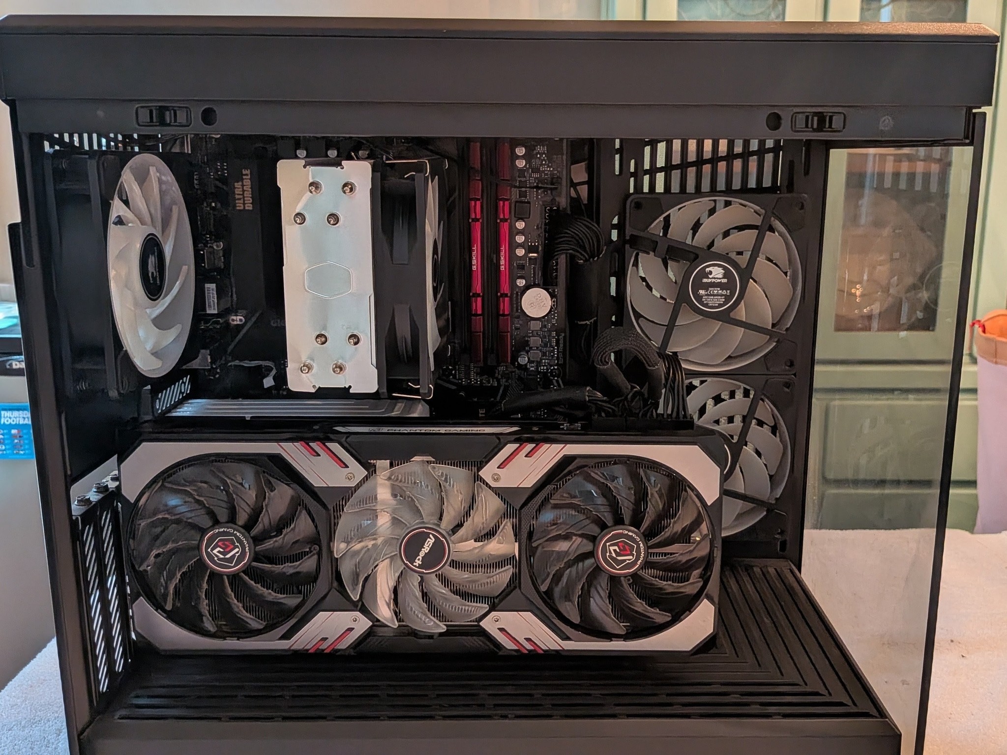 Radeon RX 6800XT Custom Gaming PC with Hyte y40 Case