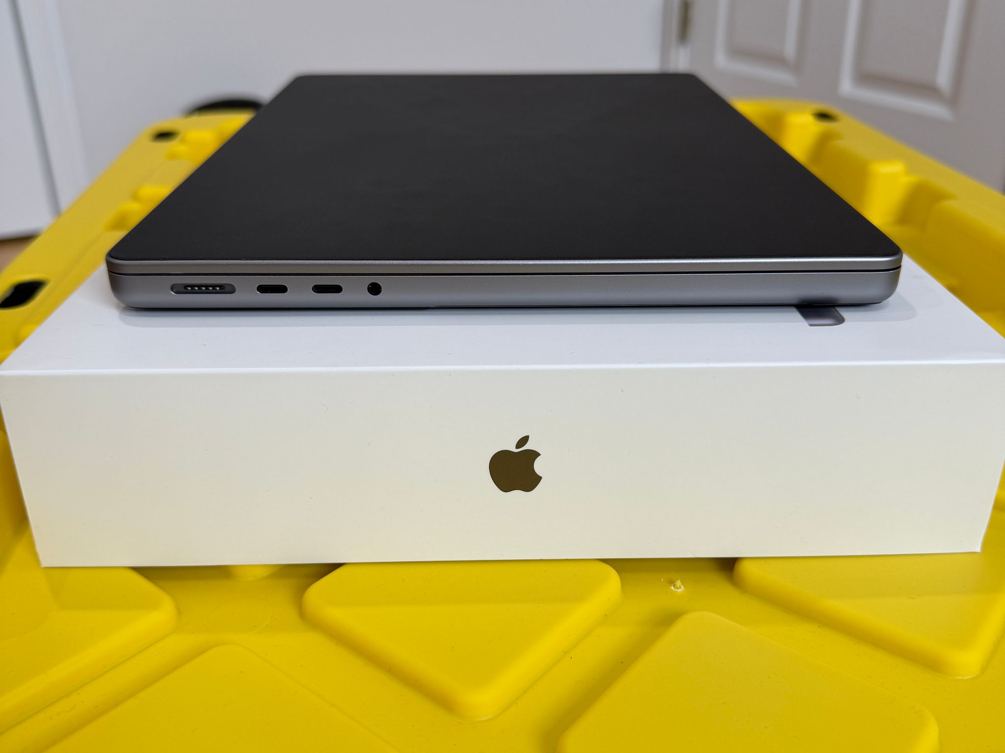 MacBook Pro (14inch, 2021) | M1 Pro, 32GB, 512GB | Space Gray
