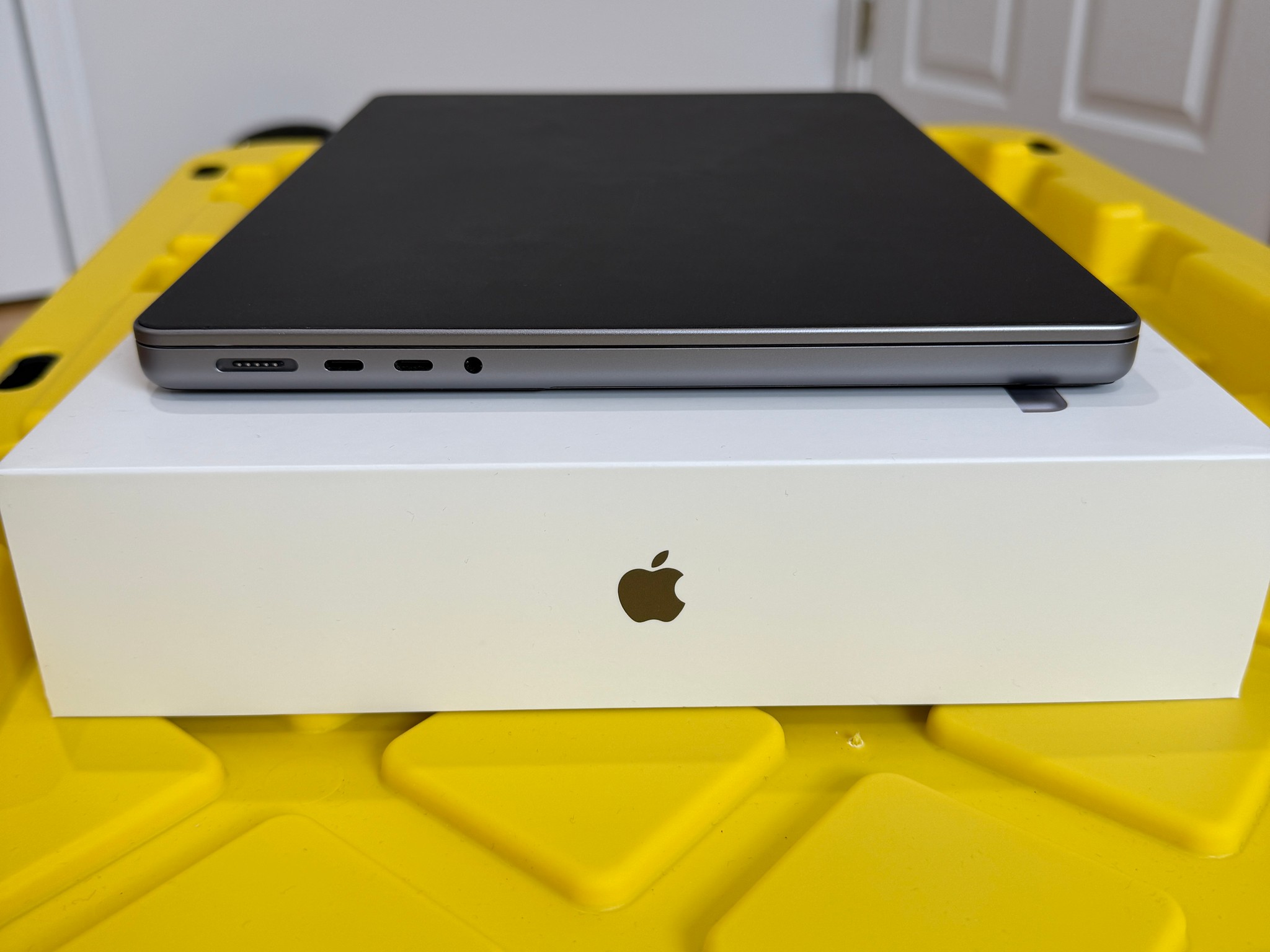 MacBook Pro (14inch, 2021) | M1 Pro, 32GB, 512GB | Space Gray