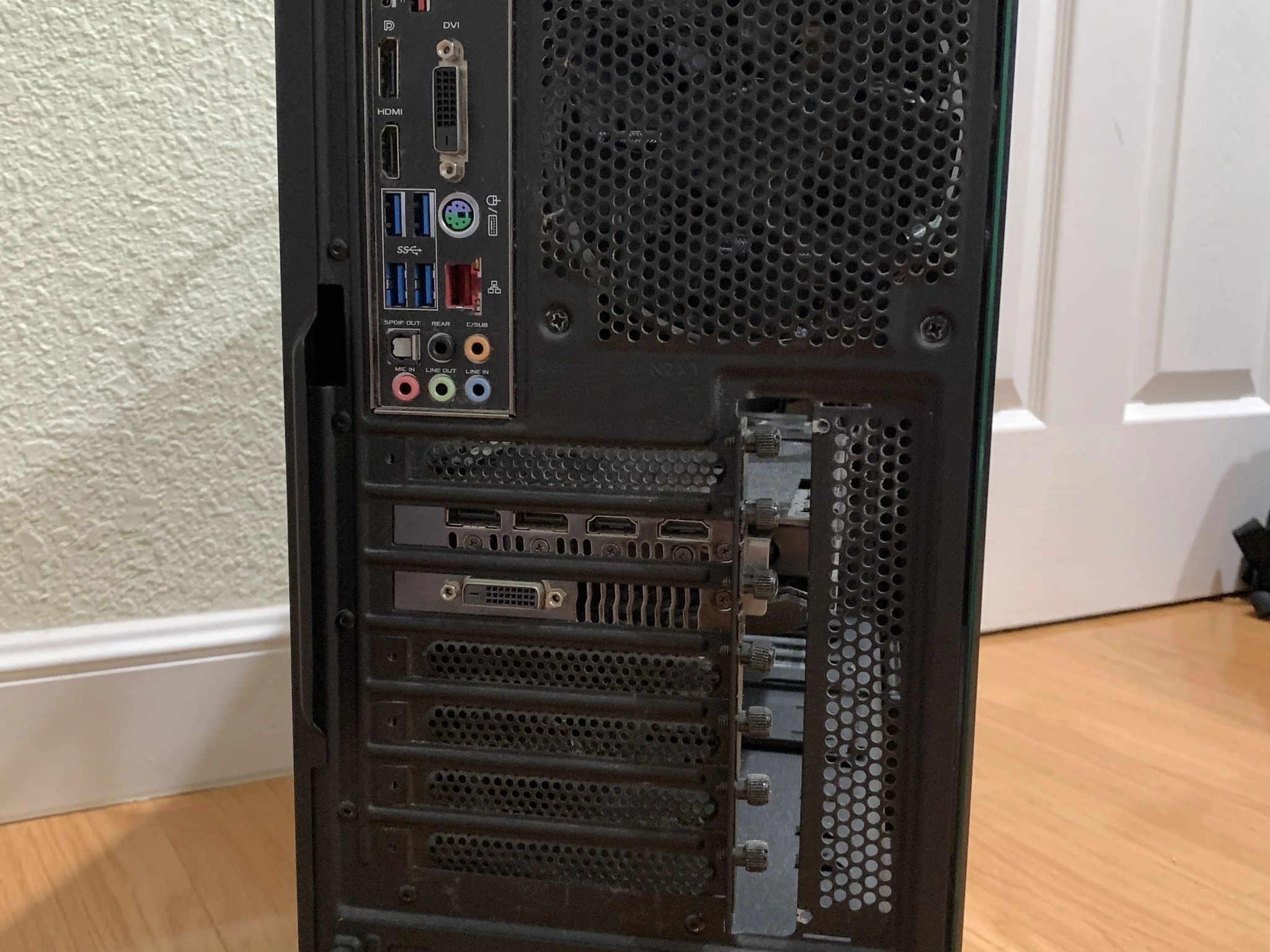 1070 I7 7700k 16GB RAM 1TB HDD 256GB SSD