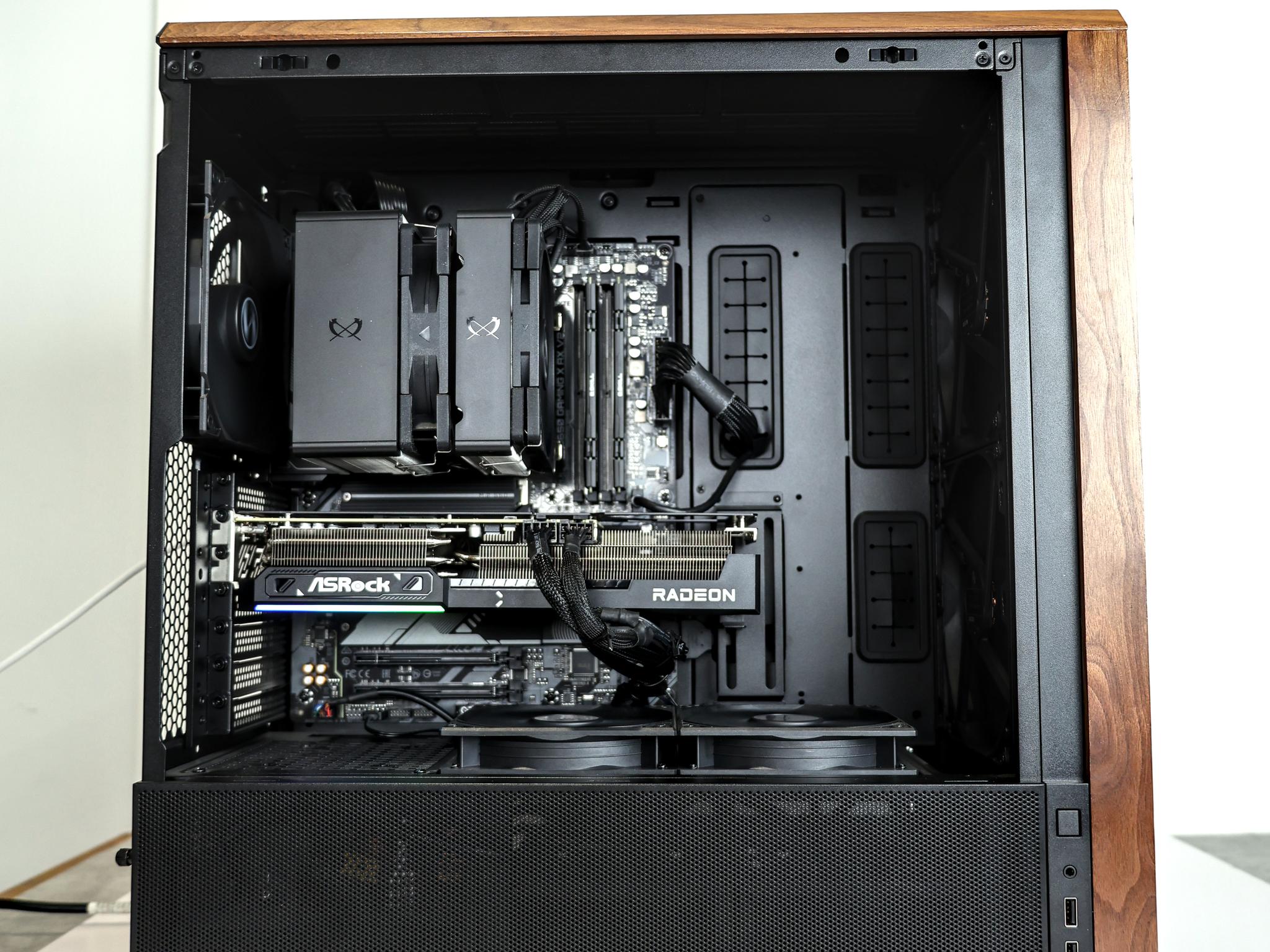 7700x+9070XT Blackout 1440P/4K Gaming PC