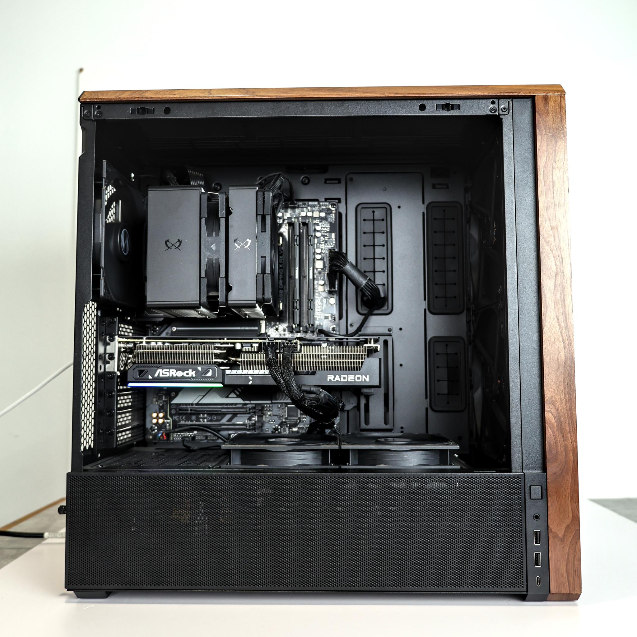 7700x+9070XT Blackout 1440P/4K Gaming PC