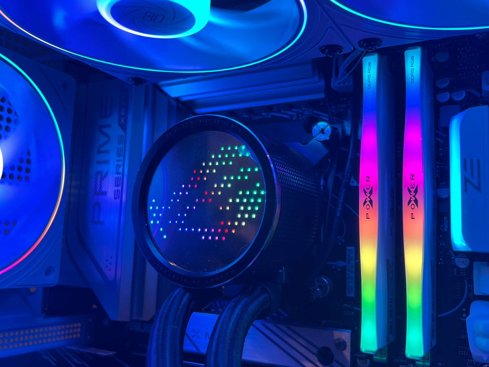 "The Oposition" Ryzen 5 7600, Rx 7800xt, 32gb, WiFi gaming pc-Team Red