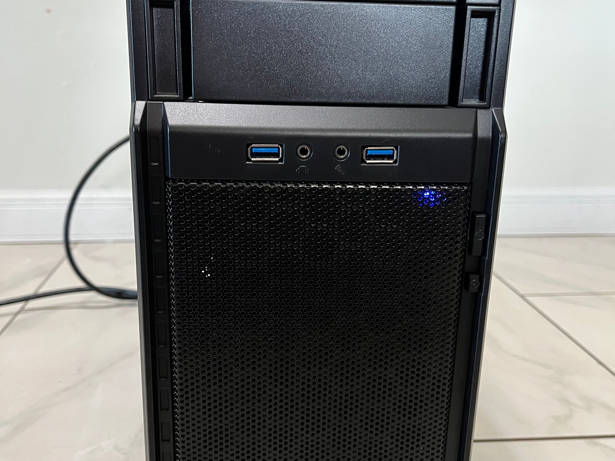 NVIDIA RTX 3060 Ti, Intel Core i5-9400f, 16GB RAM, 512GB SSD - Sleeper Gaming PC w/ Wi-Fi & BT