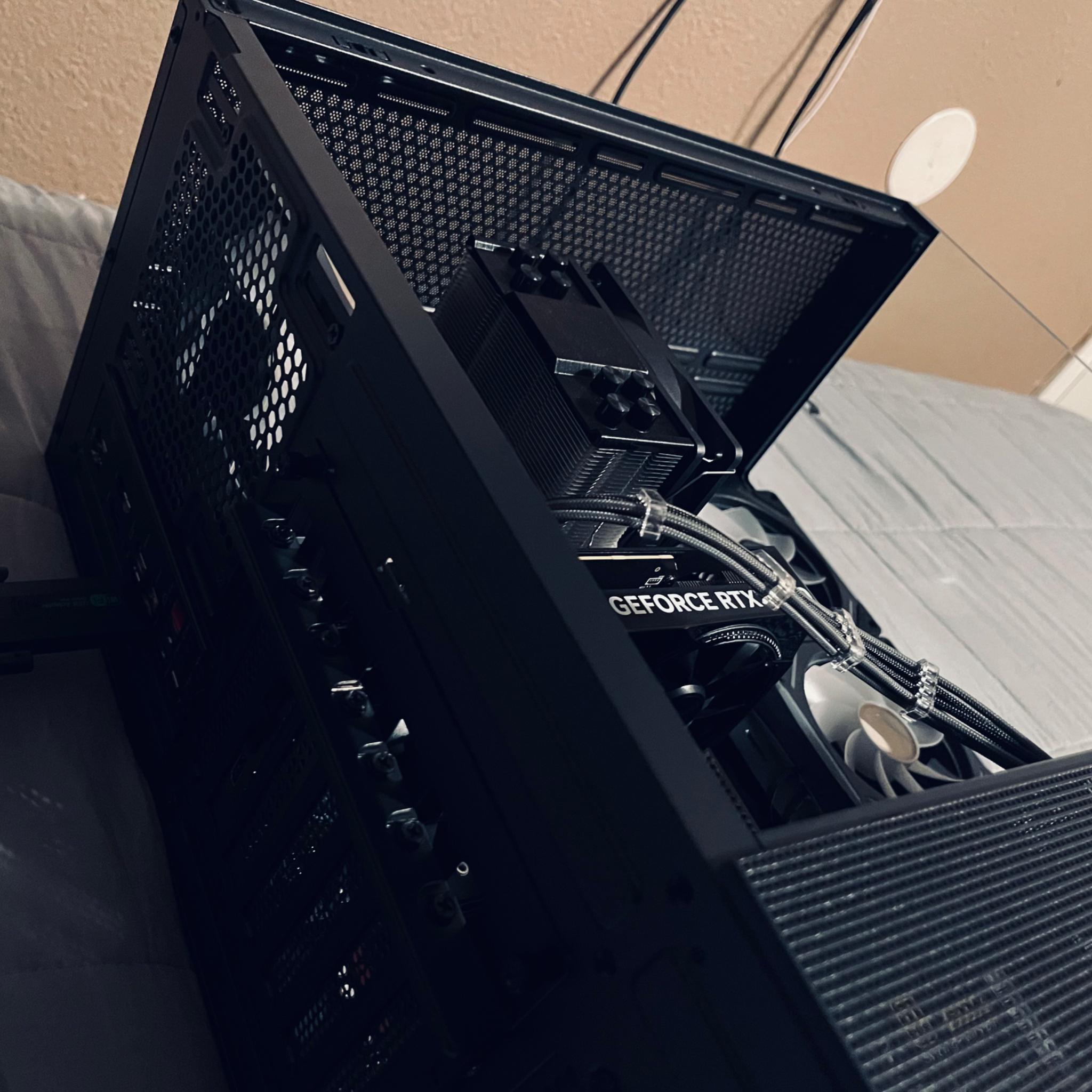 Pro Gaming PC |RTX 5060 // Ryzen 5600 // 32GB DDR4|