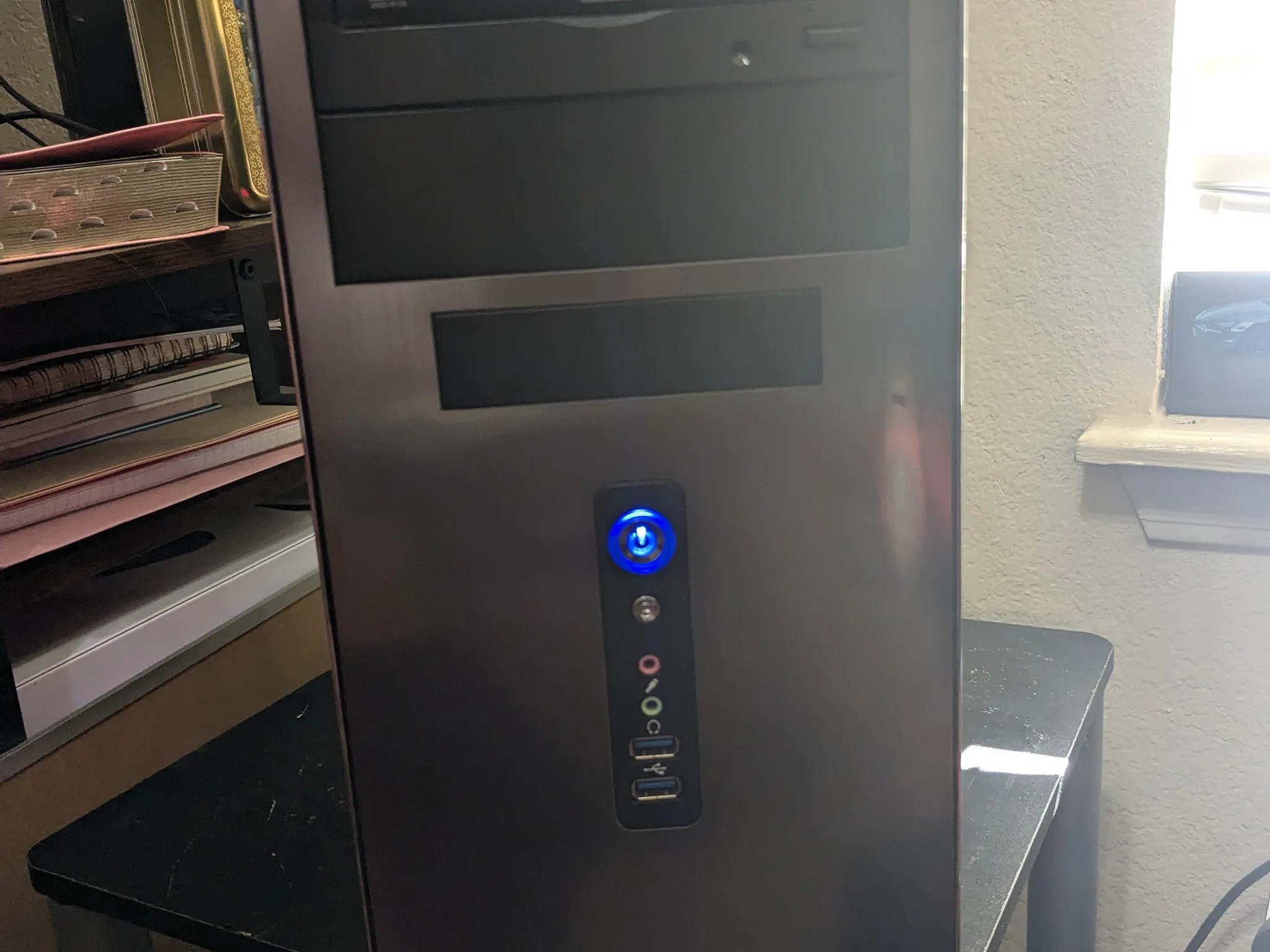 SCRATCH AND DENT Xeon 1220v2 (Same as i5-3450), 16GB RAM, 480GB SSD, R9 370 2GB, Win10