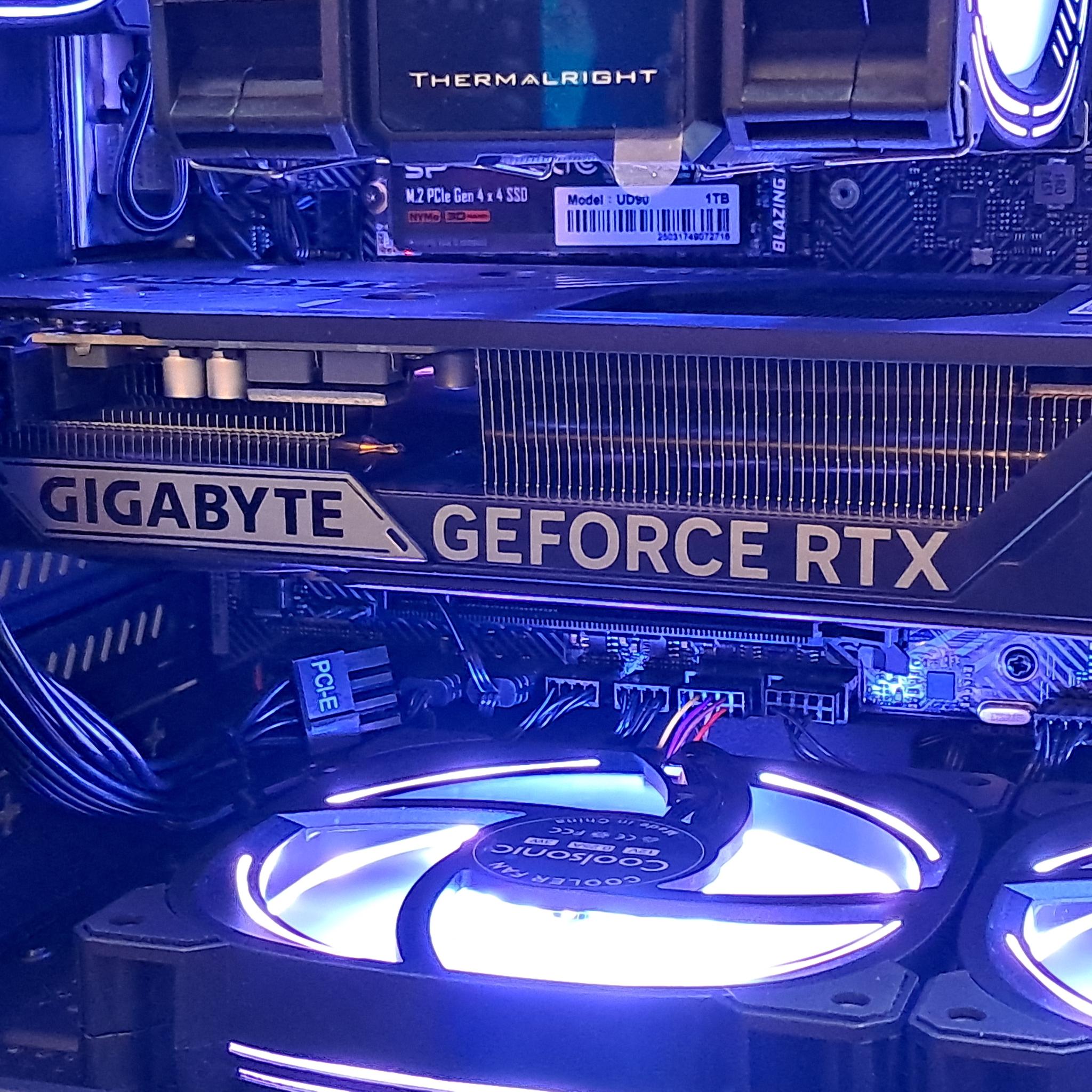 Airflow King 👑 RTX 5060 | Ryzen 5 8400F | 32GB DDR5 | Digital CPU Display | 1TB SSD | WiFi!