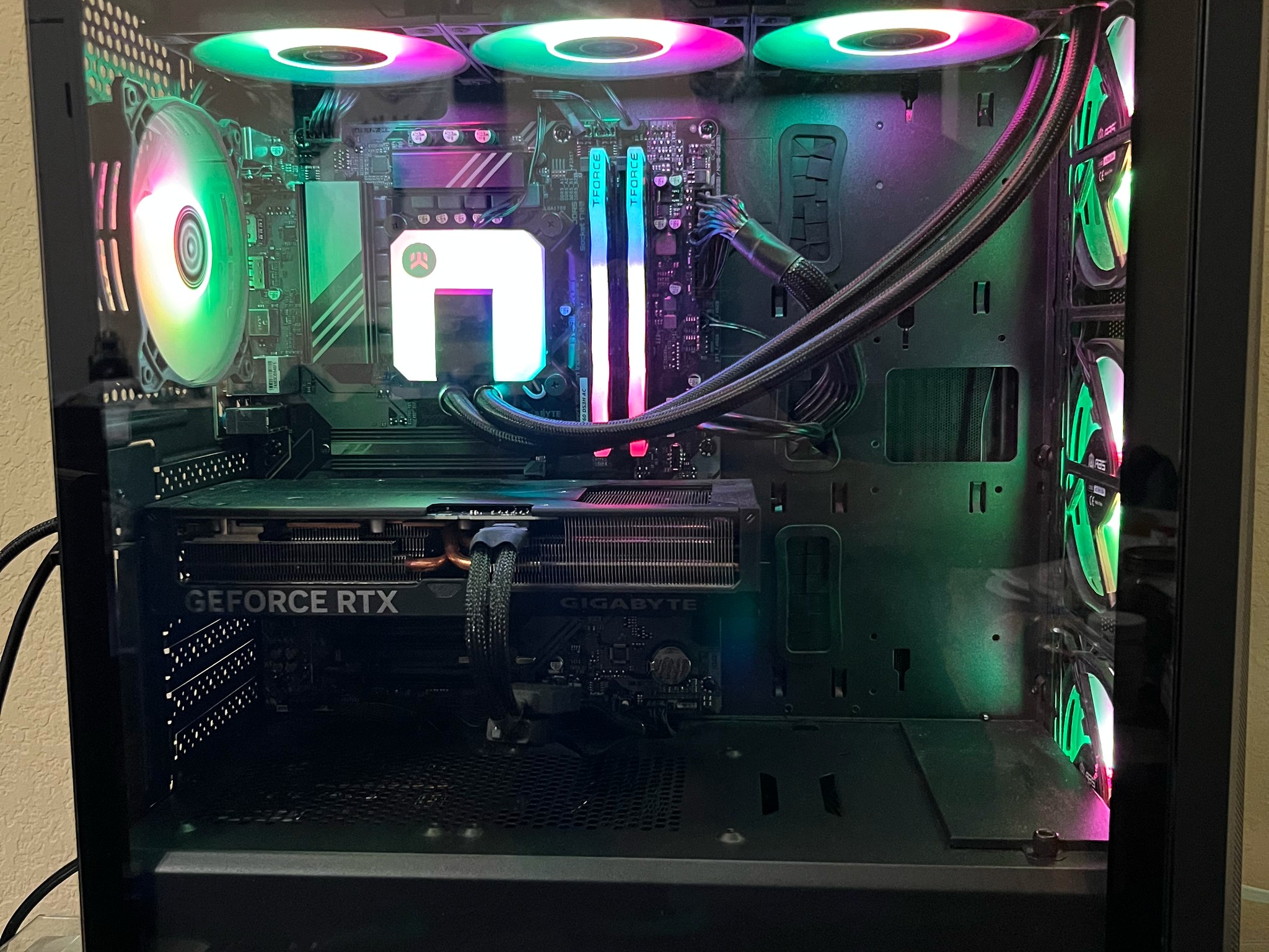 Pre Built - GeForce RTX 4070 TI Super - Intel i7 14700KF