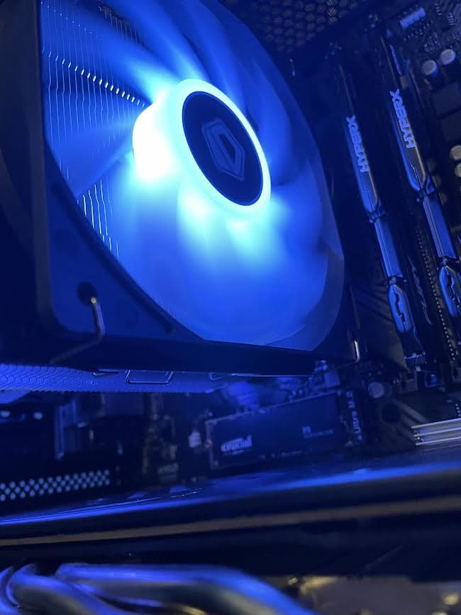 Rgb gaming pc ryzen 5 and RX 580