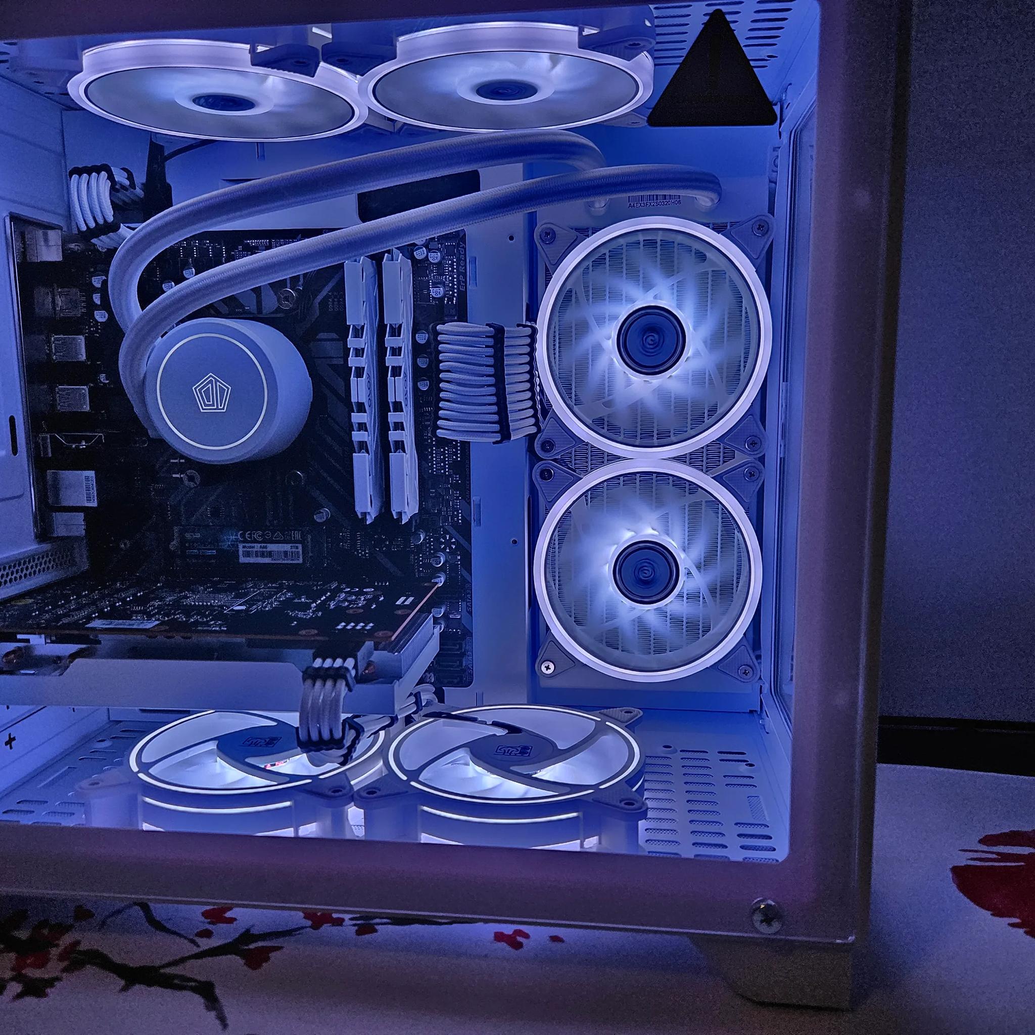 Liquid Cooled Frosty Gaming Rig Ryzen 5 / 32GB / 2TB / RX6600
