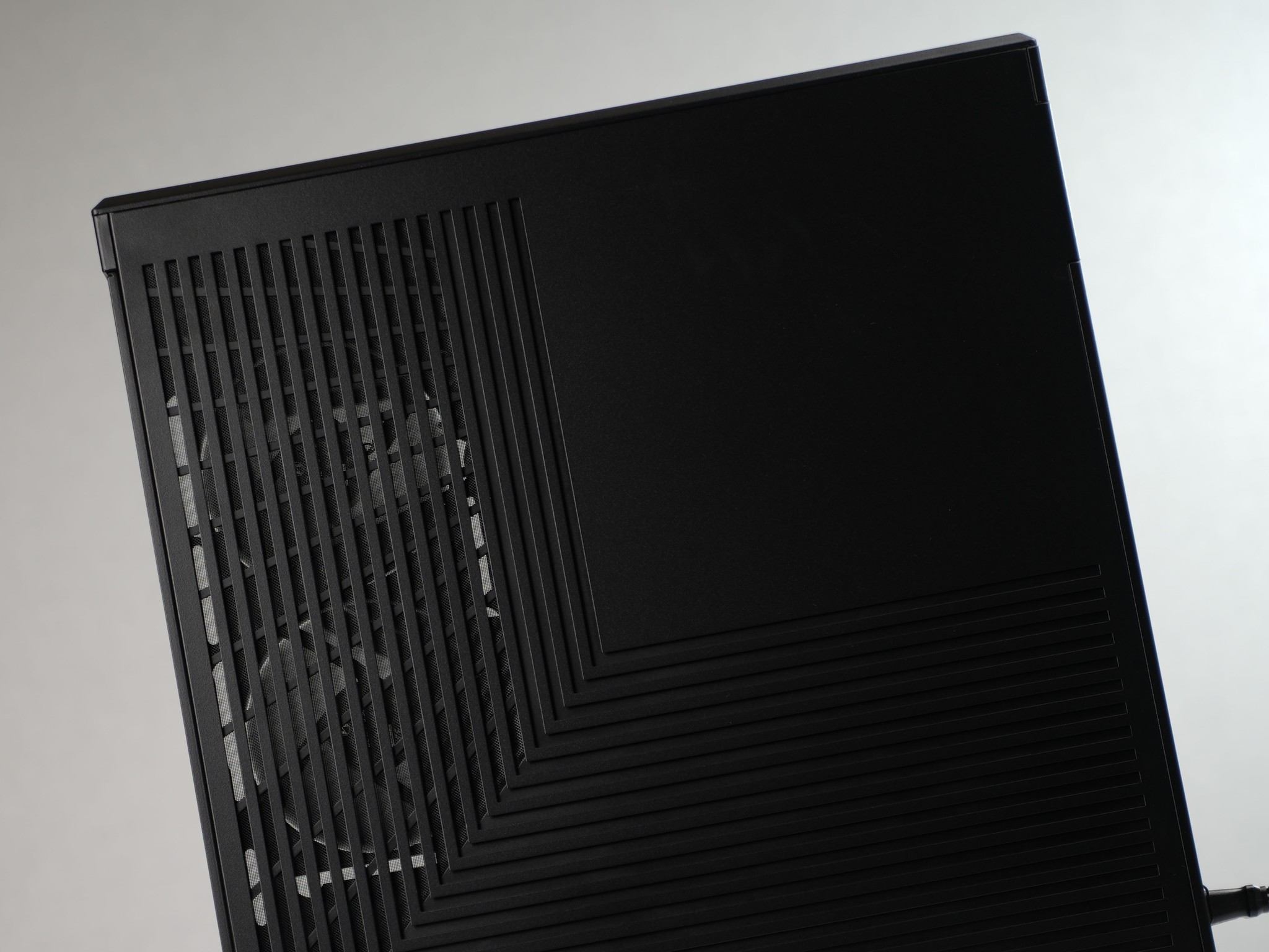 “DARCFORM” RTX 5080 Ryzen 7 9850X3D 32GB 2TB Windows 11 Pro Workstation Gaming PC