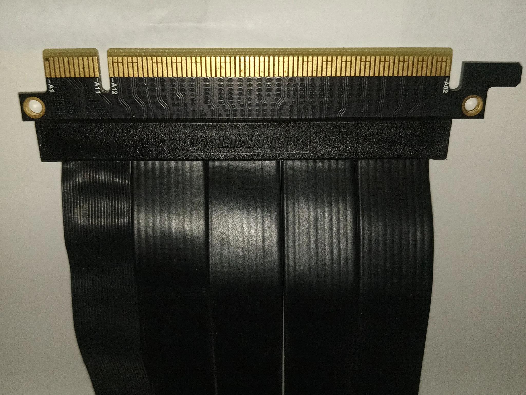 Lian Li Premium Riser Cable PCIe 4.0 (200mm, 7.87in)