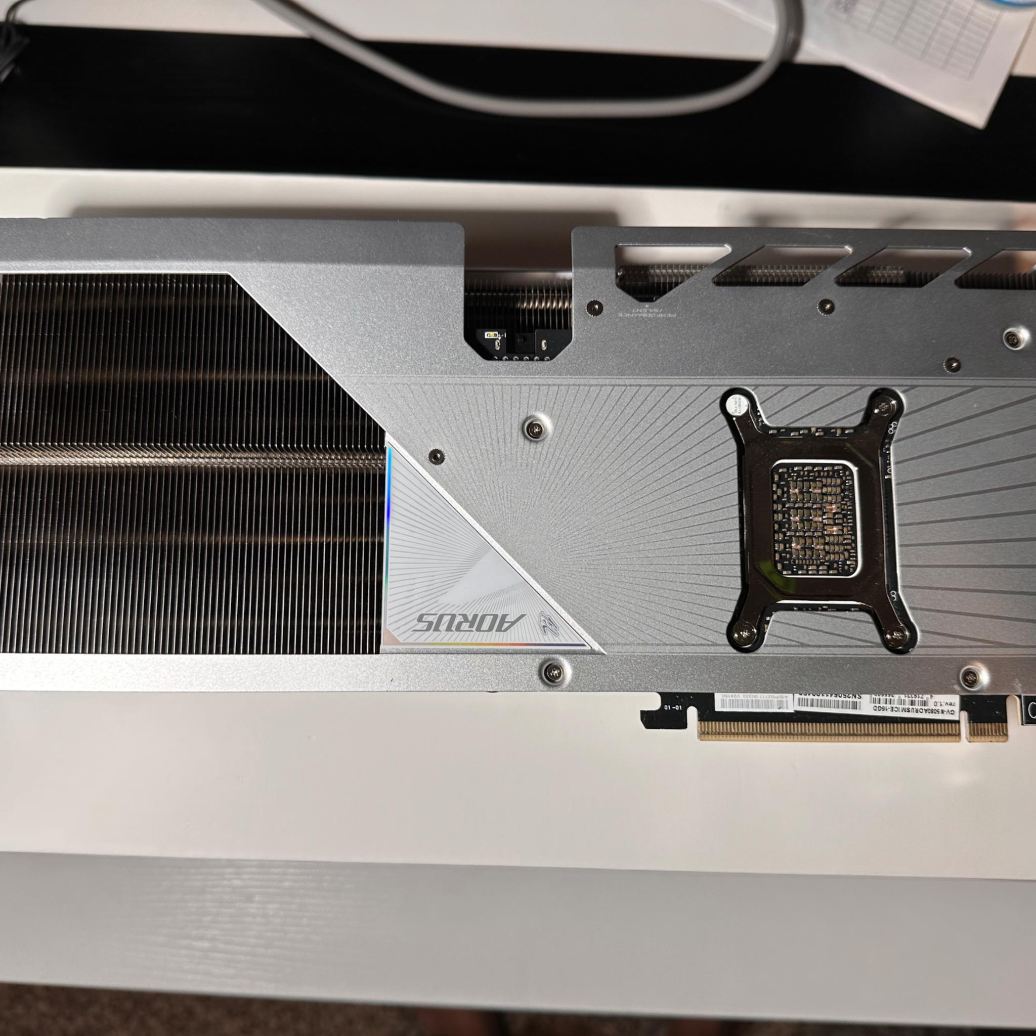 Gigabyte AORUS RTX 5080 Master Ice