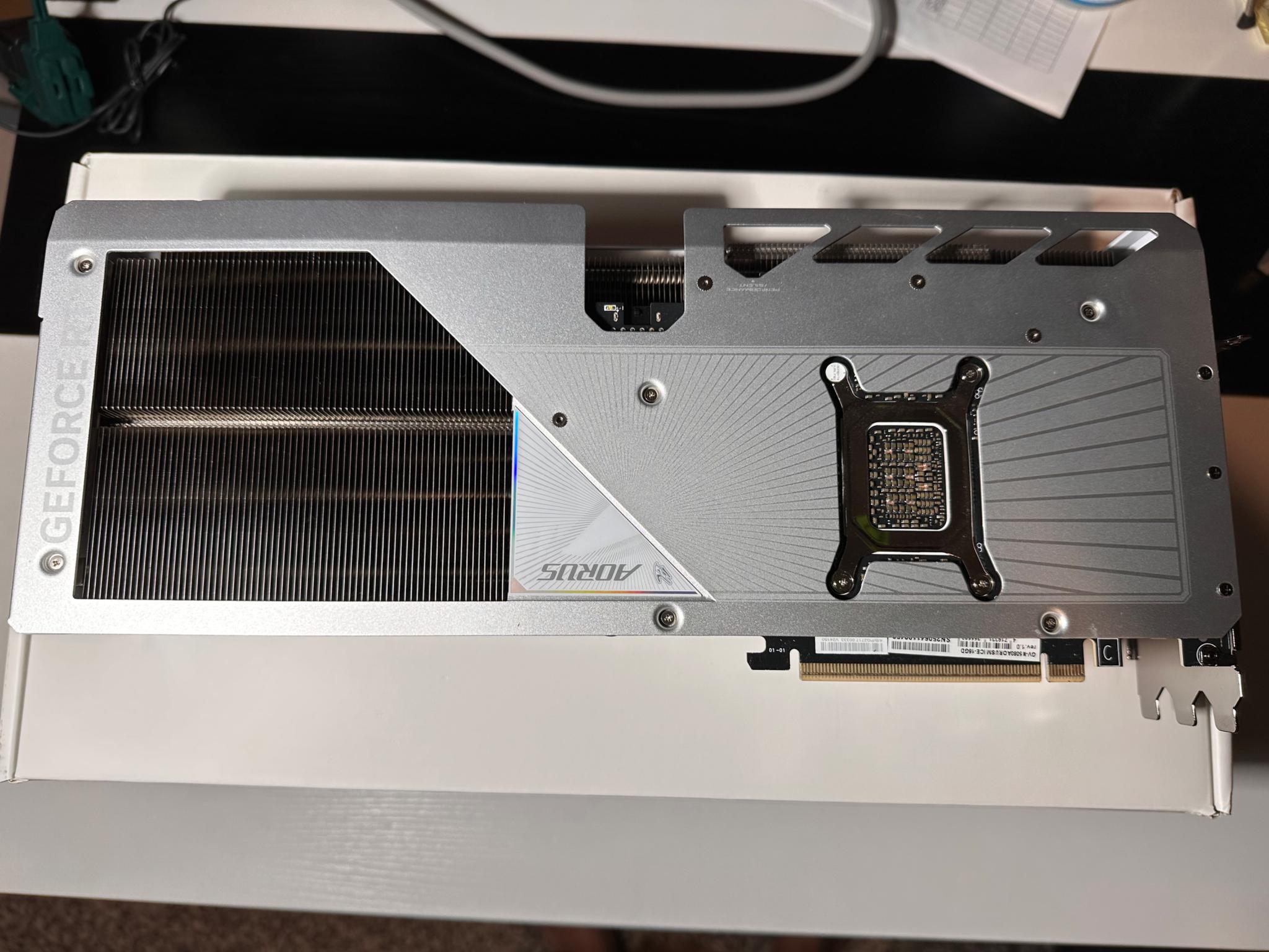 Gigabyte AORUS RTX 5080 Master Ice