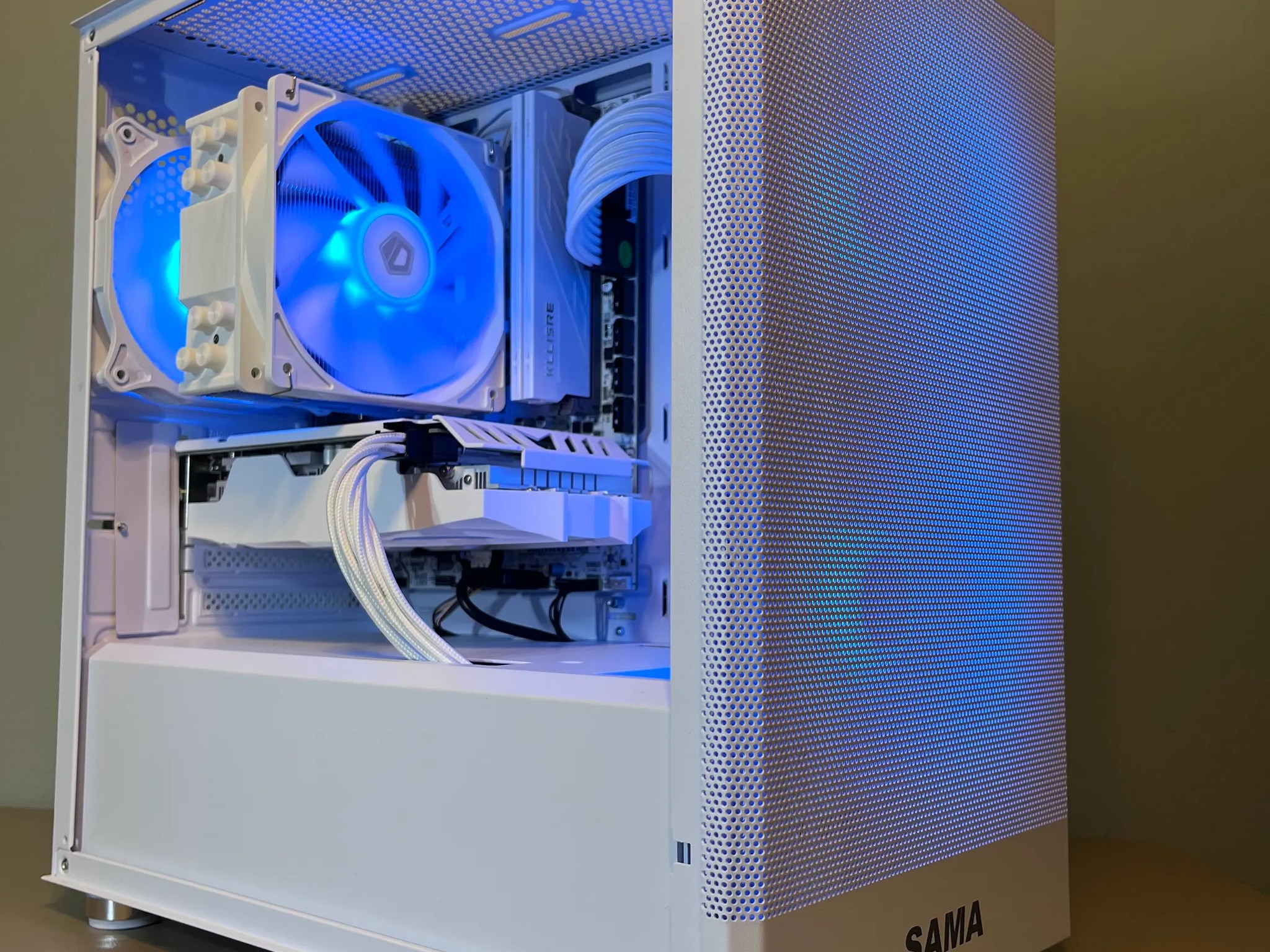 ⚪⚪ White Gaming PC⚪AMD RX 5500 XT 8GB⚪Ryzen 3 3100⚪16GB DDR4⚪500GB NVME