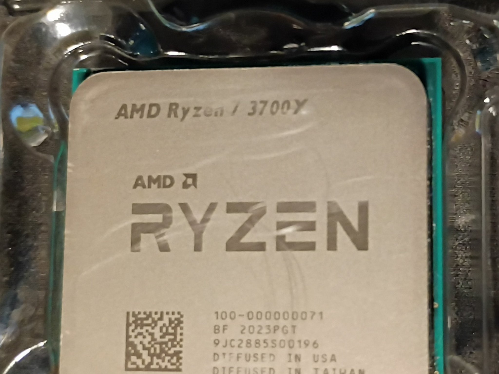 AMD Ryzen 7 3700X