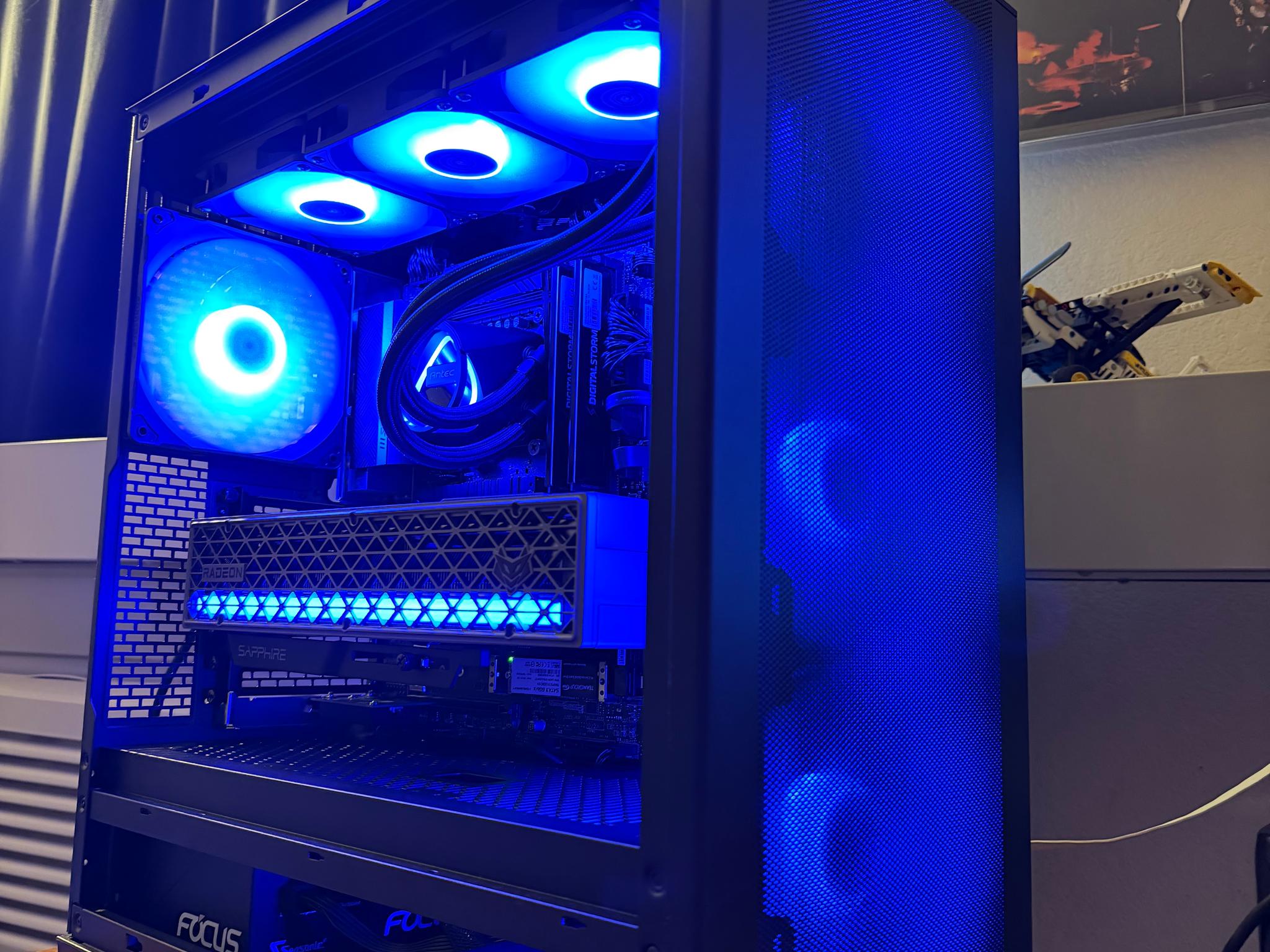 ULTIMATE INTEL Gaming/Workstation PC! - i9-13900KF | 9070XT | 32GB DDR4 | 4TB total storage |