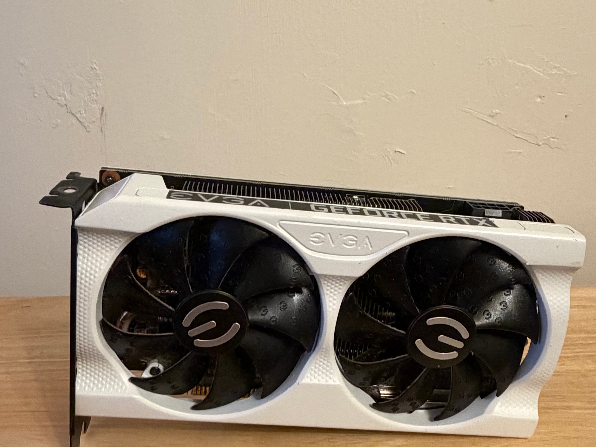 White EVGA GeForce RTX 3060 Ti XC GAMING 8GB — Excellent Condition \(High FPS 1080p/1440p\)