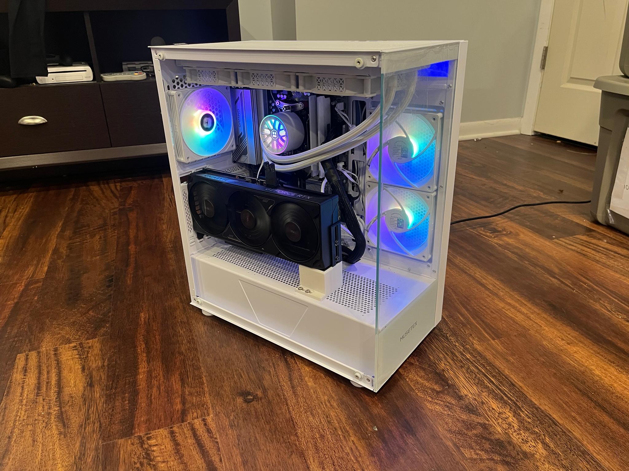 BEAST IN WHITE - GeForce RTX5070ti Ryzen 7700X 32GB DDR5 - 360 AIO