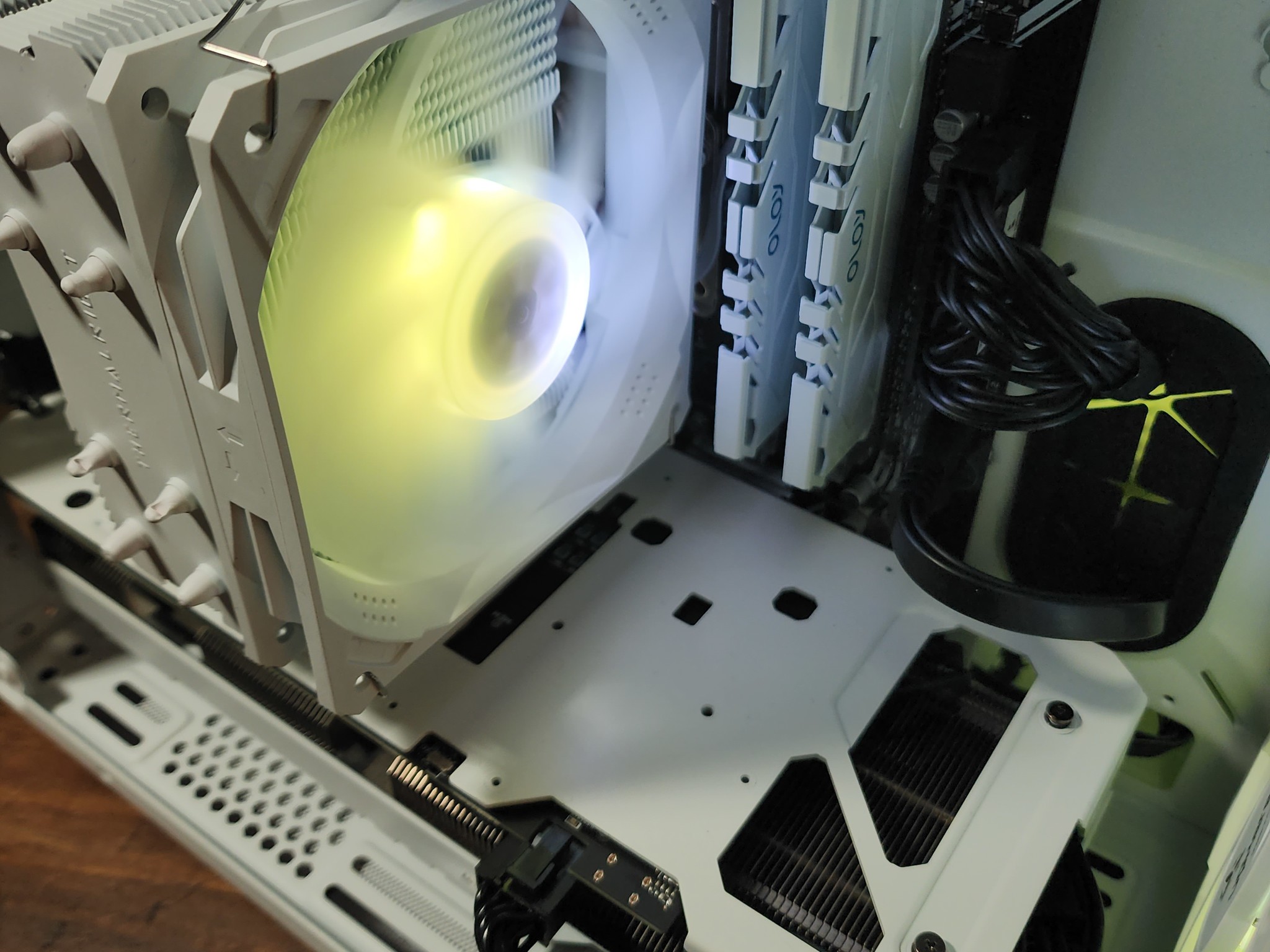 🤍💛🤍 GeForce RTX 3060 Ti // AMD Ryzen 7 3700X // 16GB 3200MHz 