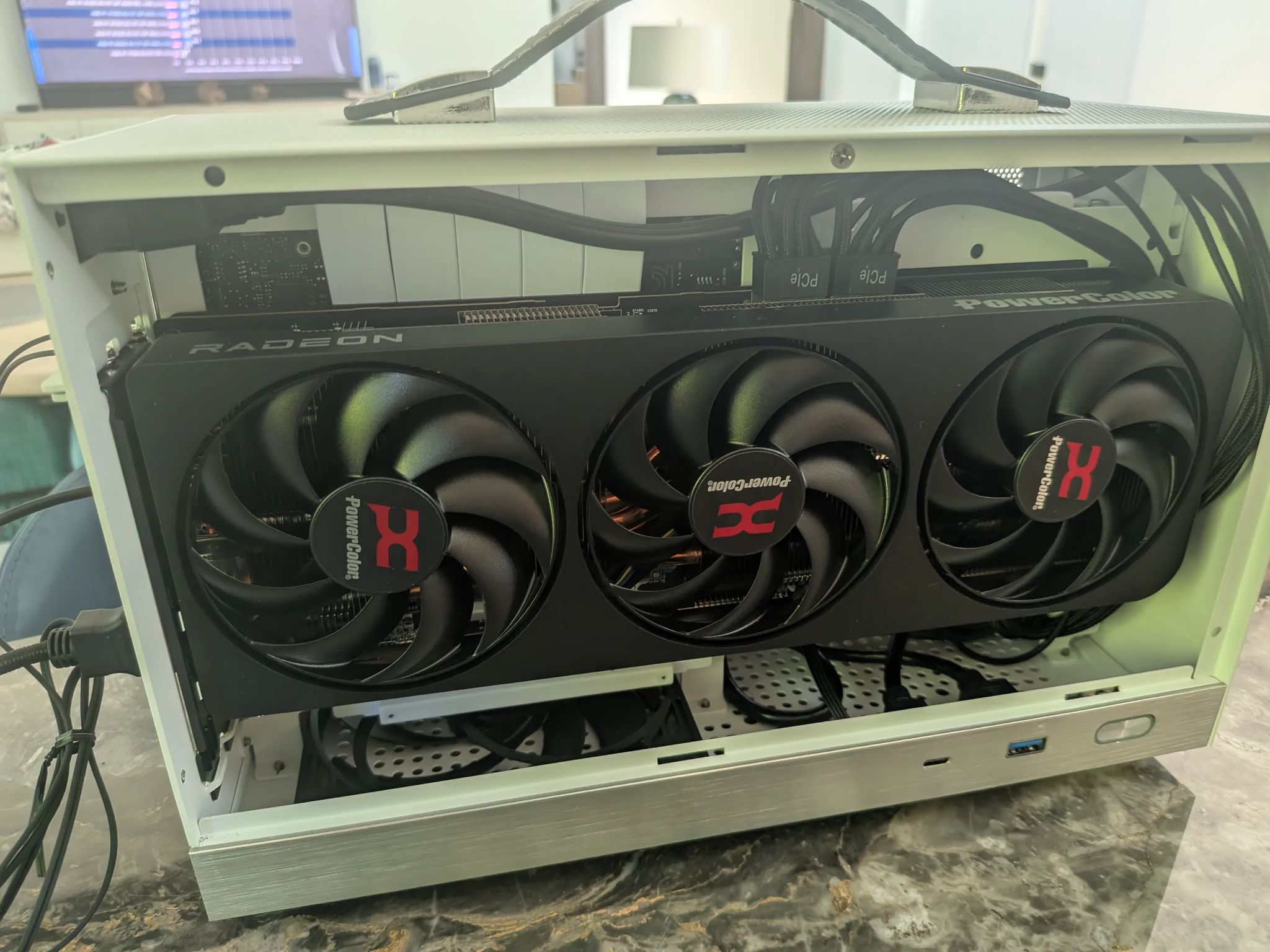 RX 9070 Mini ITX Gaming PC - Ryzen 5 7600X3D, AMD Radeon RX 9070, 64 GB DDR5, 4 TB NVME