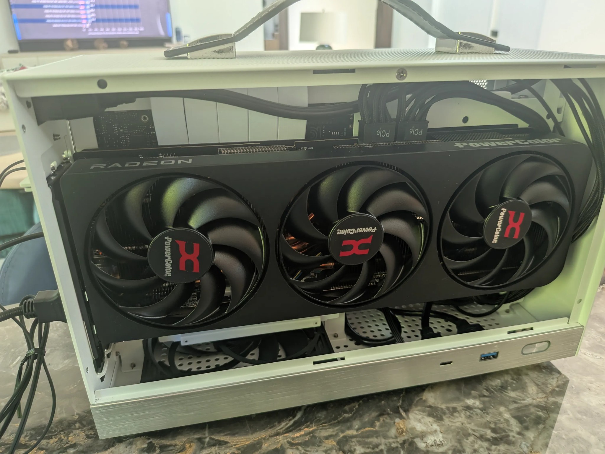 RX 9070 Mini ITX Gaming PC - Ryzen 5 7600X3D, AMD Radeon RX 9070, 64 GB DDR5, 4 TB NVME