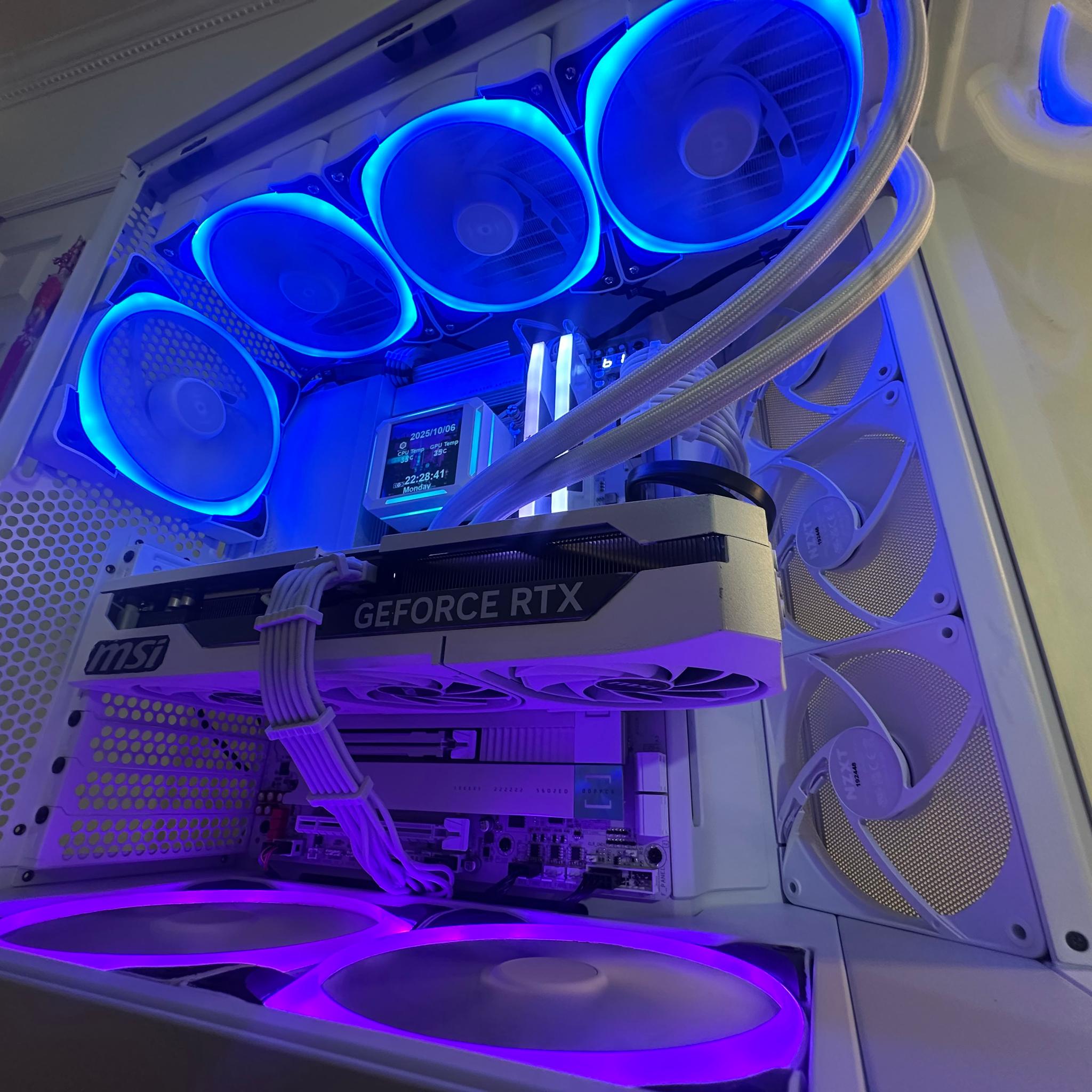 ❄️GlacierCore| RTX 5070 Ti | Intel Ultra 7 | 32GB DDR5 6000MHz | 2TB SSD | NZXT H6 Elite LCD Display