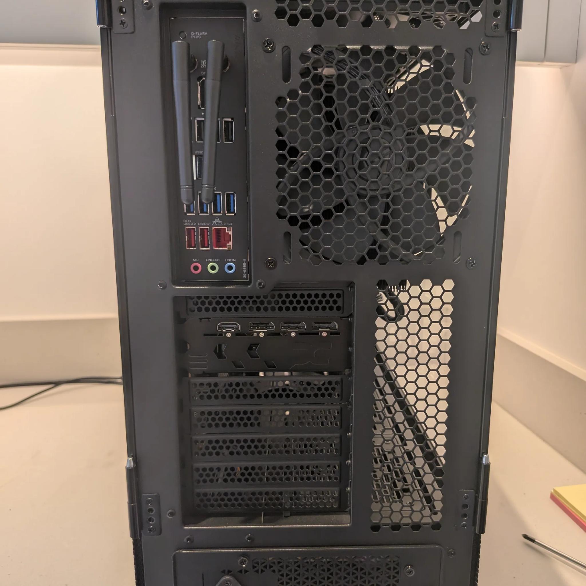 Red Oni - RX 9070, Ryzen 7 7800X3D, 32 GB DDR5 RAM, 2 TB NVME, Noctua NH-D15