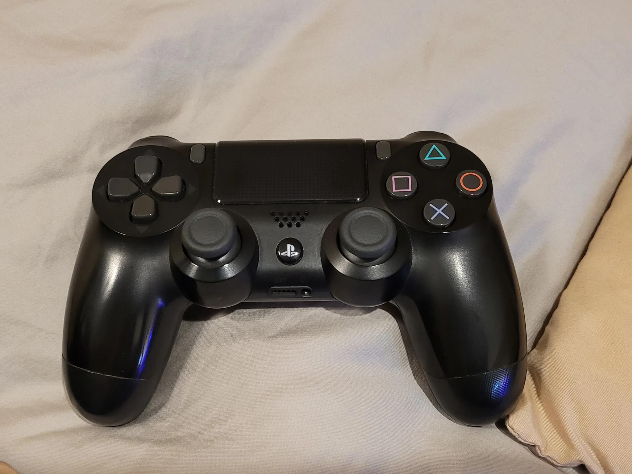 PlayStation 4 Slim Black 1TB Console