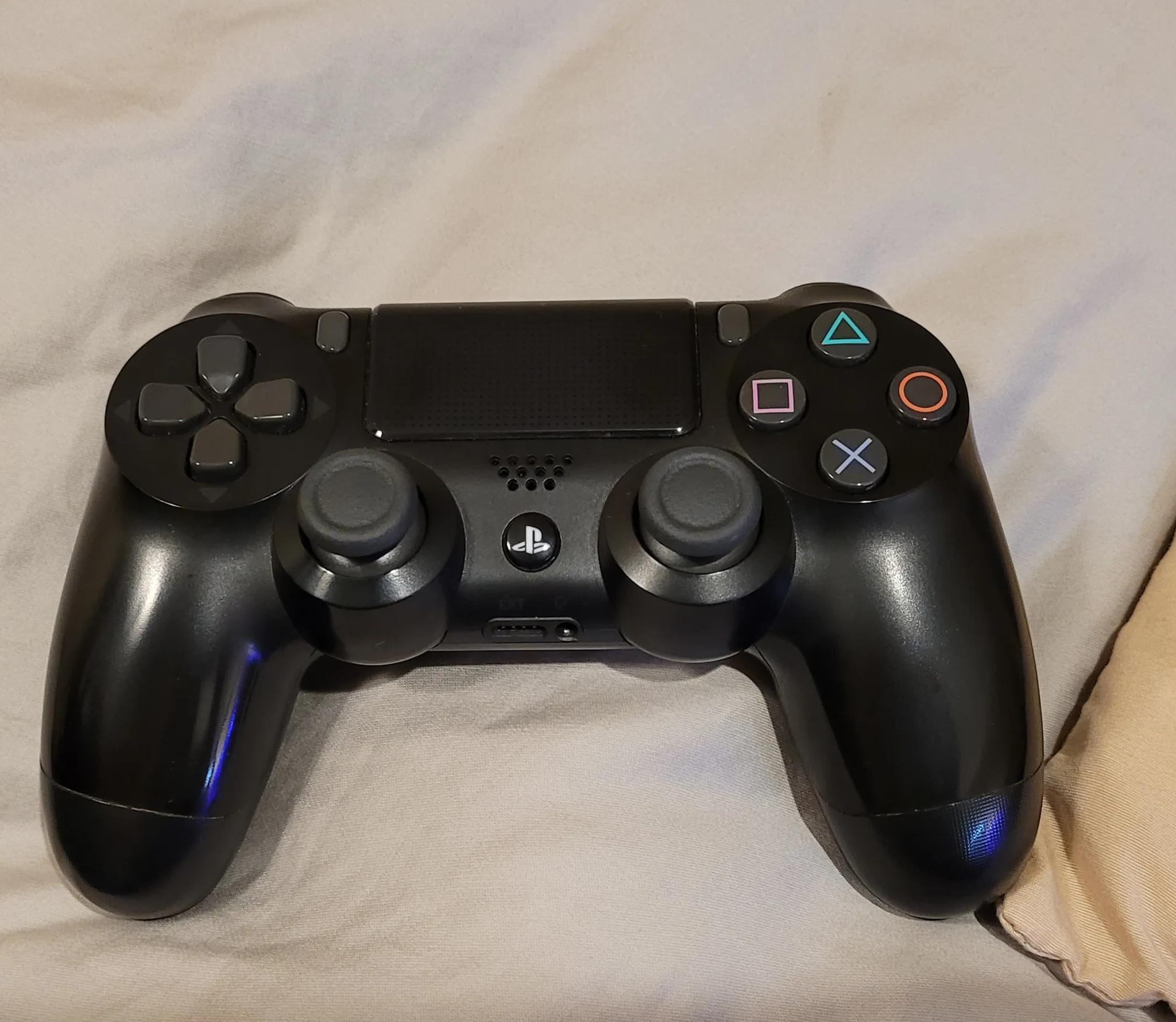PlayStation 4 Slim Black 1TB Console
