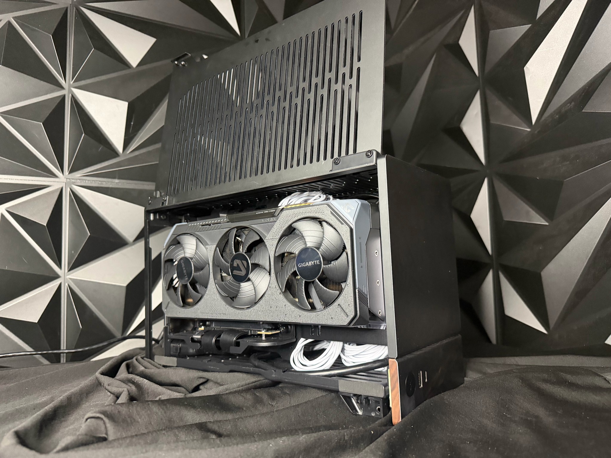 🖤 DARK OAK 🖤🌲 Ryzen 7 7700| RX 9070XT| 32 GB DDR5| 1.25 TB NVME| 850W PSU