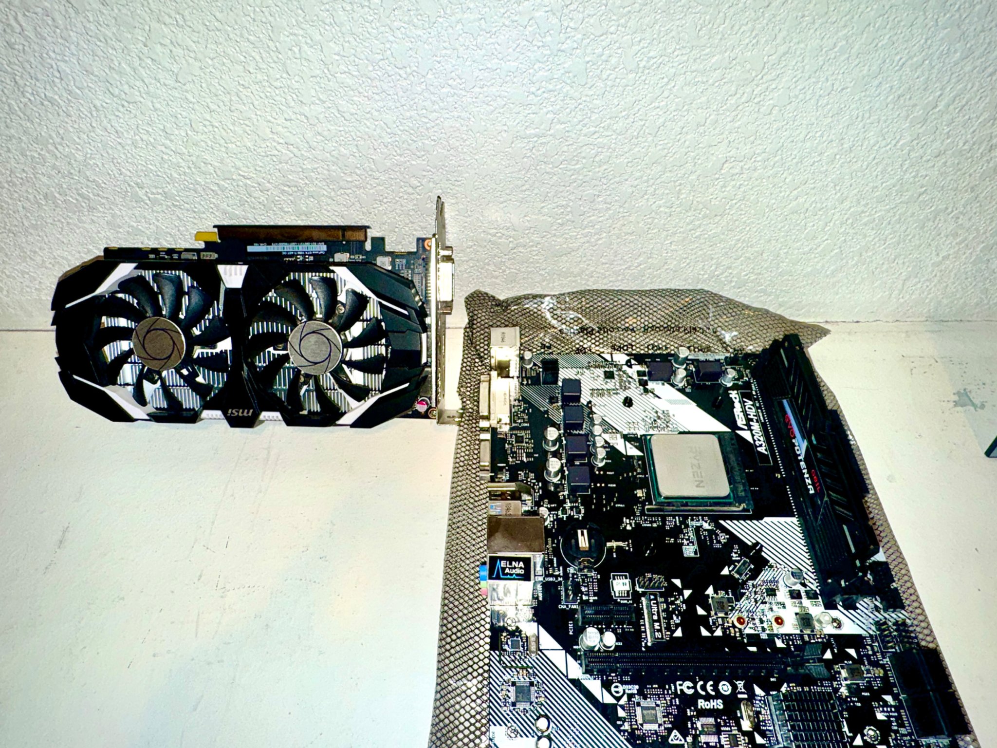 AsRock A320M-HDV, Ryzen 5 1600, MSI Nvidia GTX 1050ti 4GB, 8GB Ram