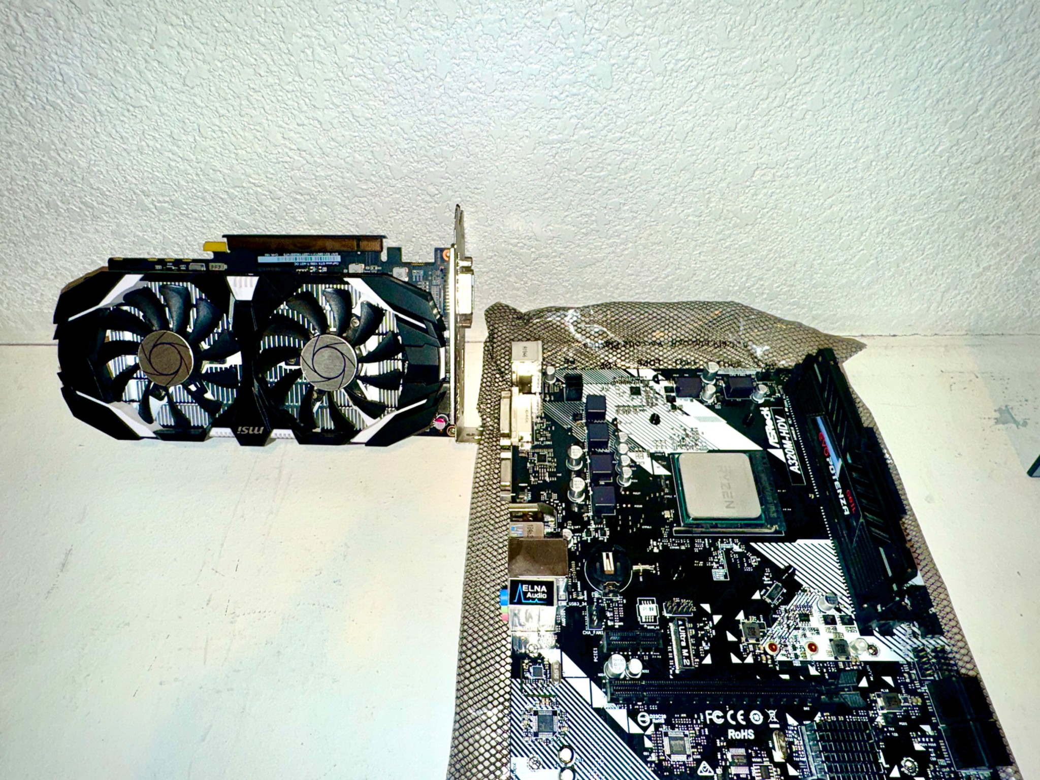 AsRock A320M-HDV, Ryzen 5 1600, MSI Nvidia GTX 1050ti 4GB, 8GB Ram