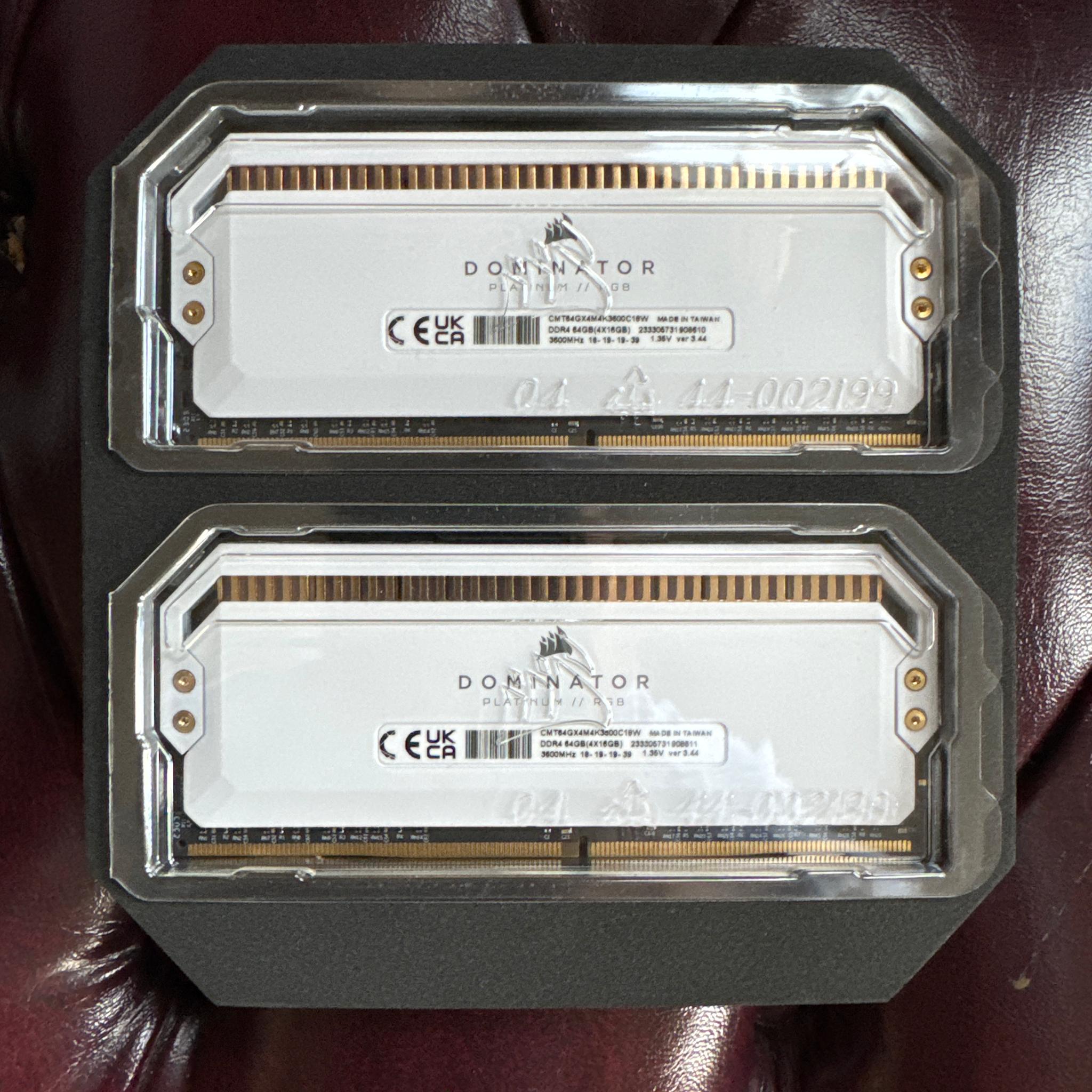 White 32GB dominator platinum ddr4 3600mhz