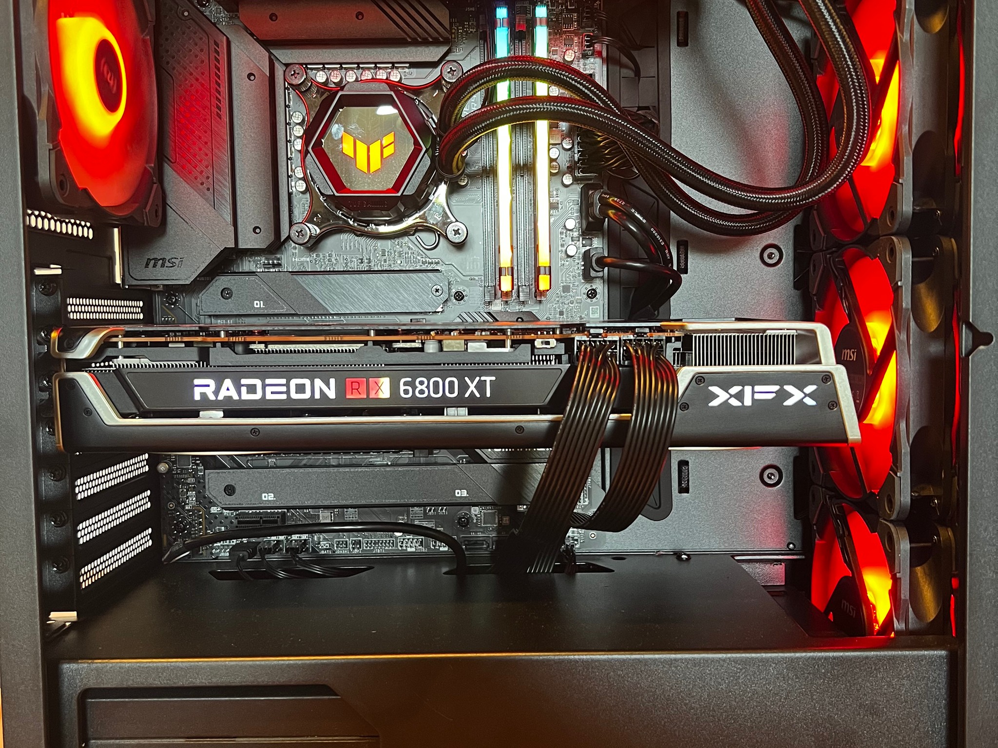 High-mid end custom gaming pc with 6800xt and 12600k 16 GB ddr4 3200