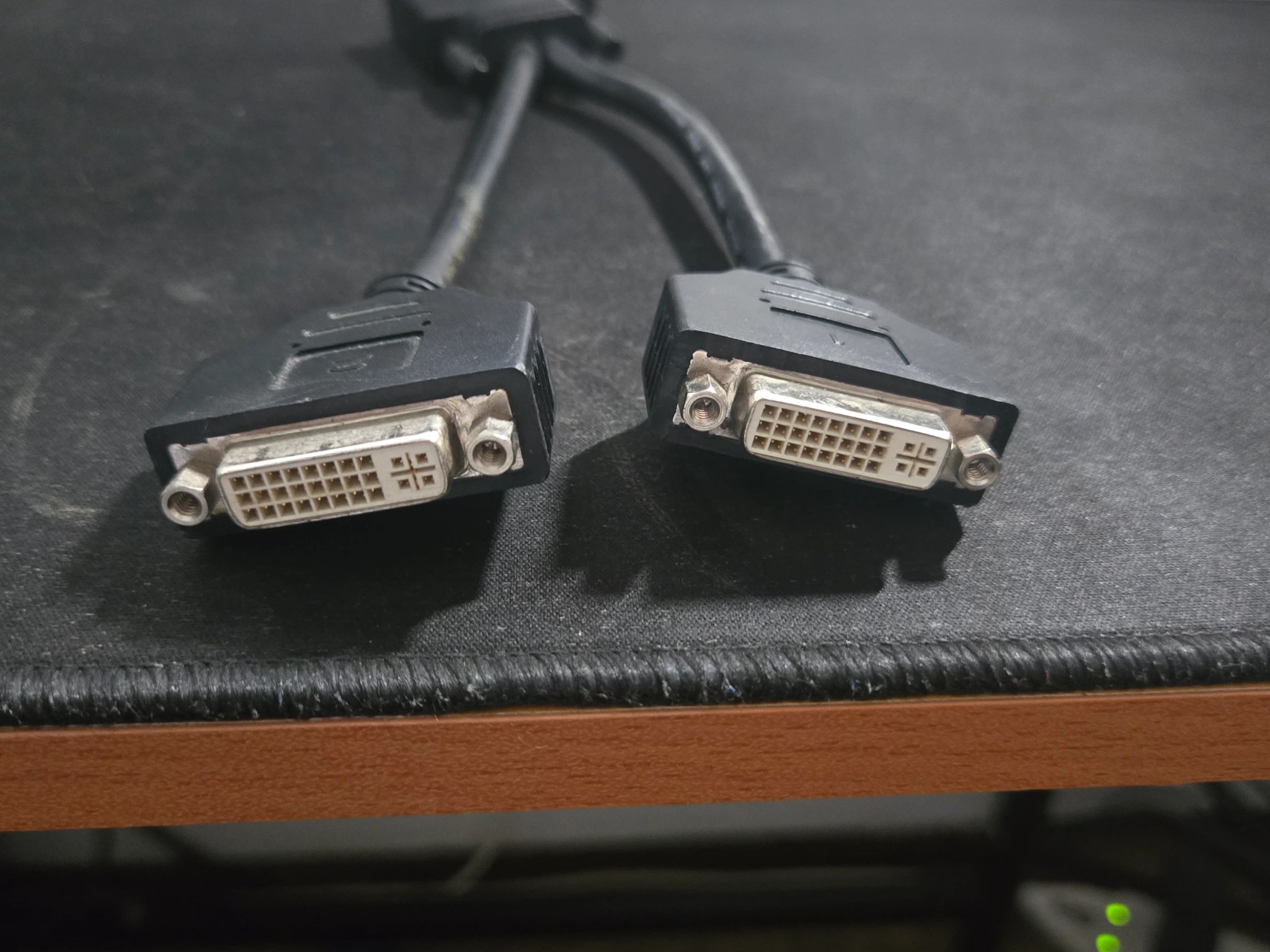 Dell/HP DMS-59 to DVI splitter