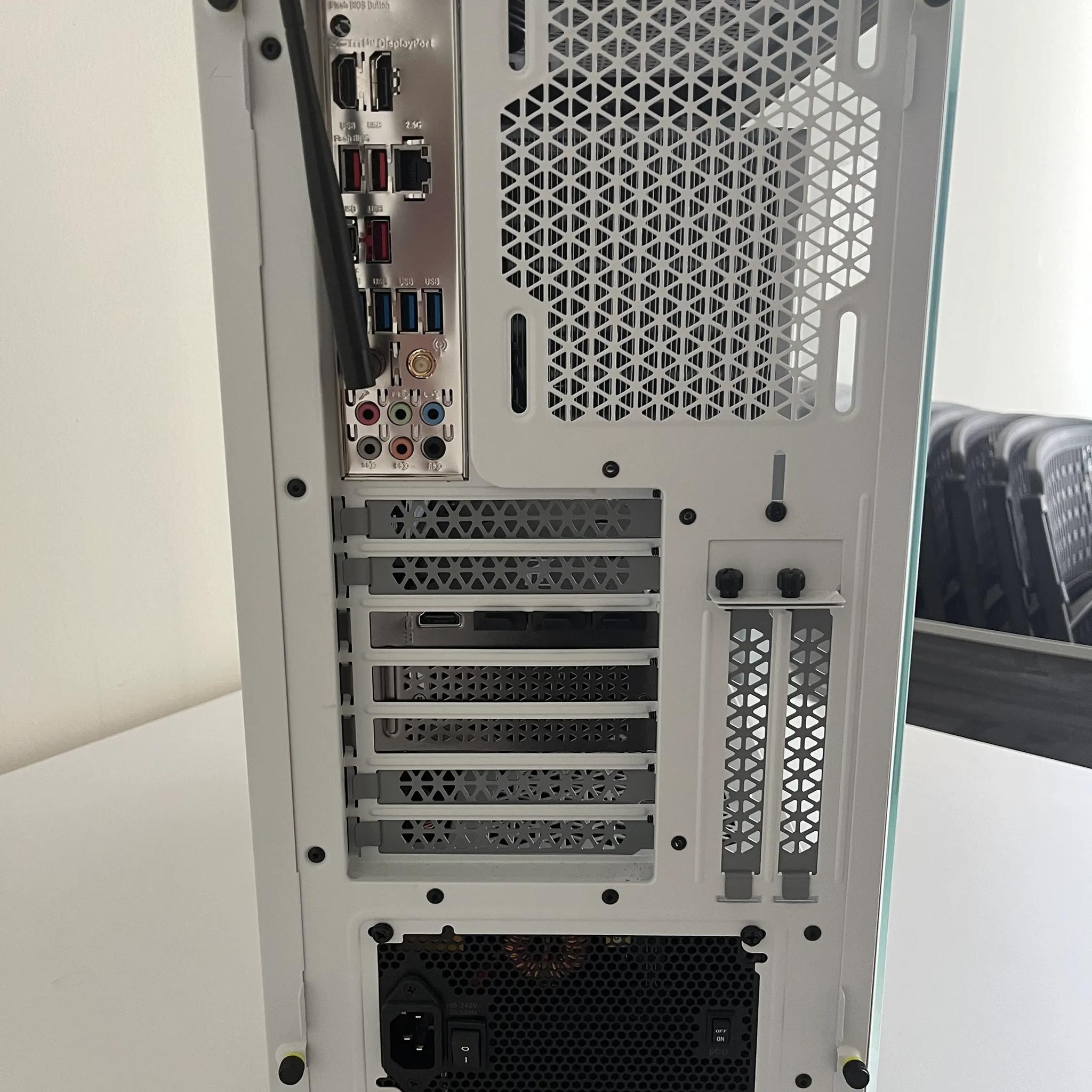 Gaming PC, White, Good Condition