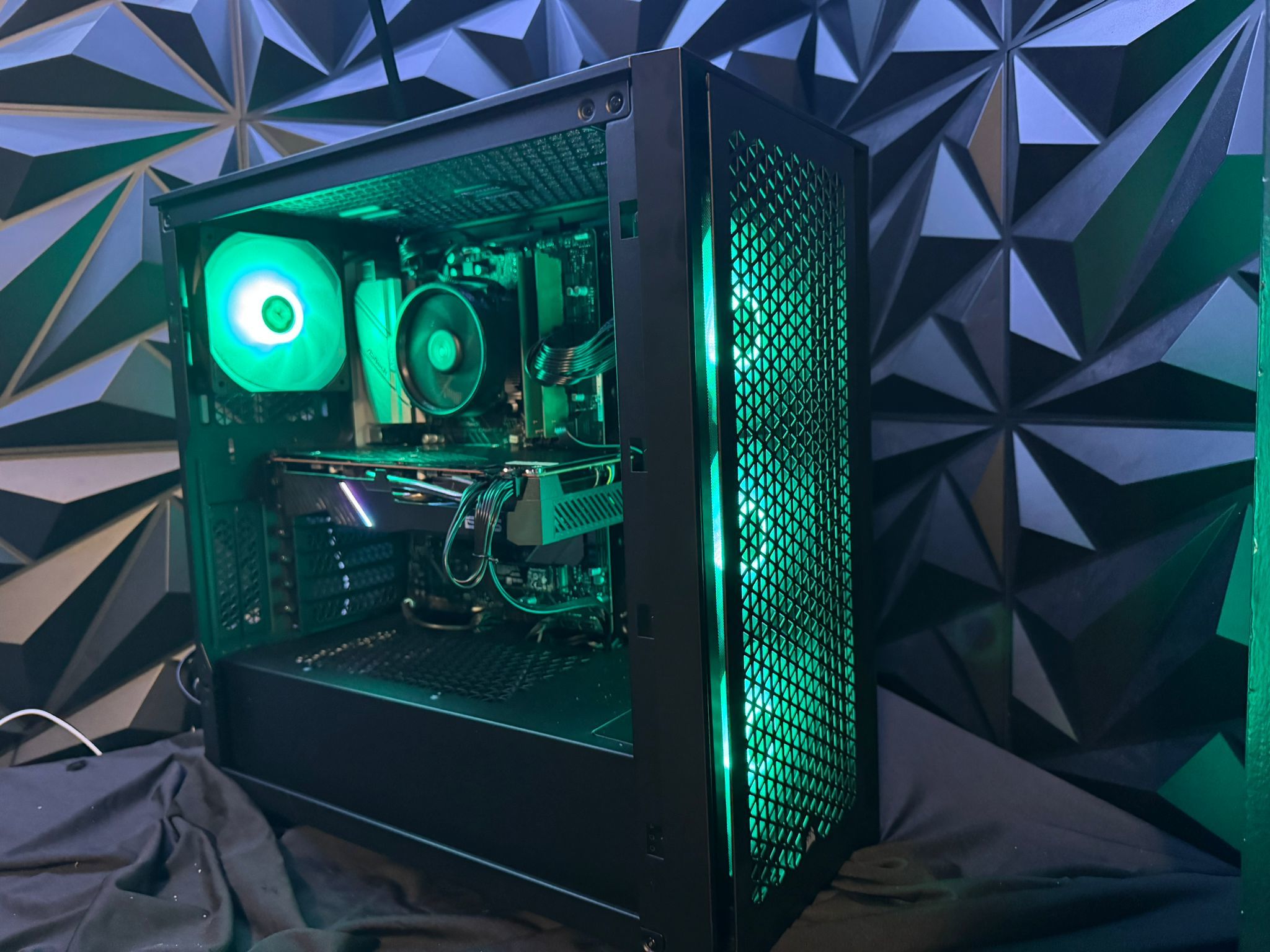 🔥 The Mid Daddy  🧔 Ryzen 5 3600| RX 5700 | 16 GB DR| 1.25 TB SSD