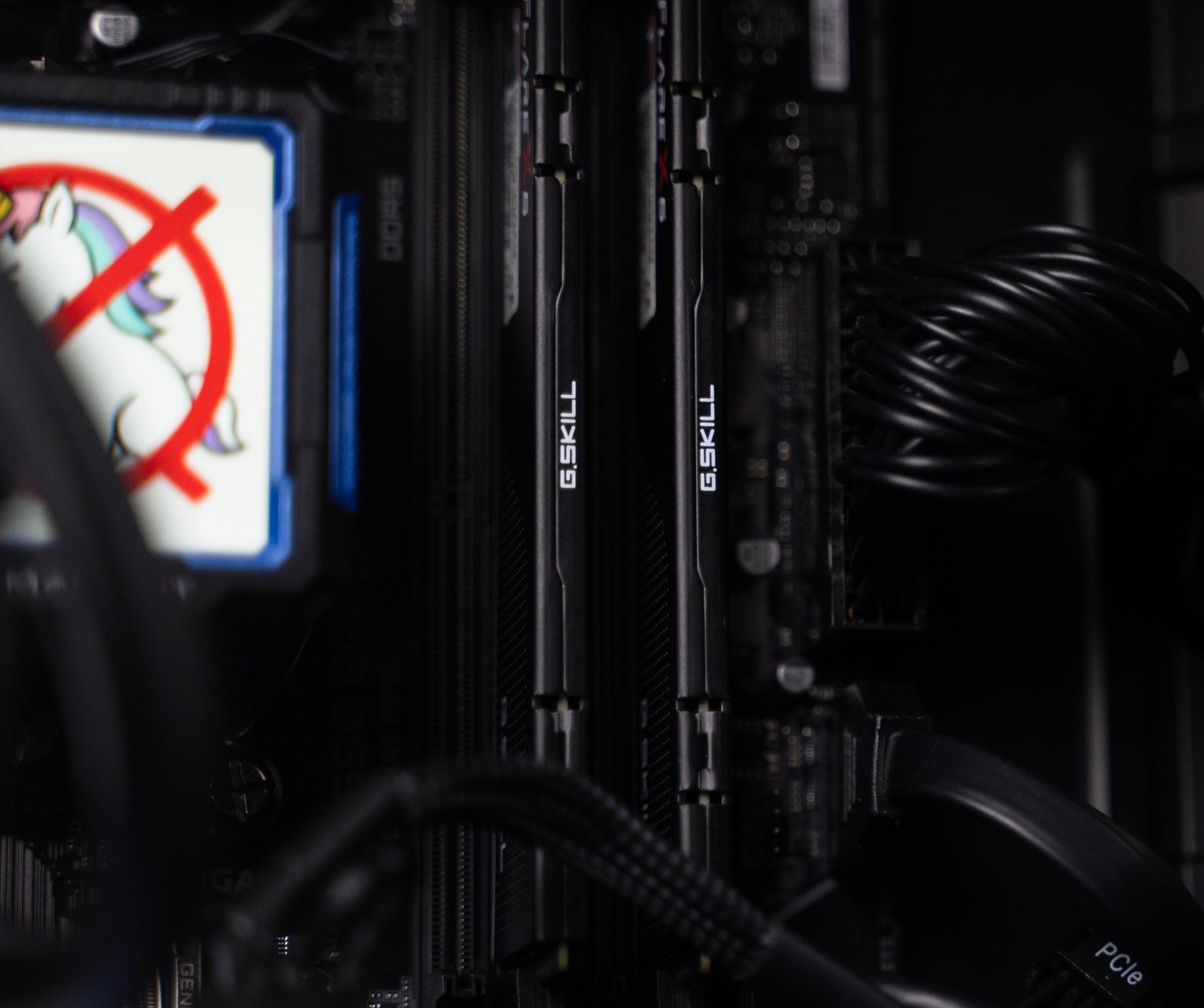 “Nebulor 7” RTX 4070 Ryzen 7 8700F 32GB 1TB Windows 11 Workstation Gaming PC Powerhouse