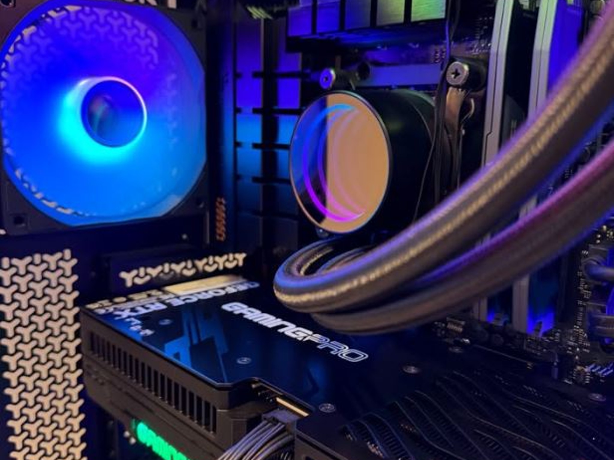 GAMING PC RYZEN 7 7800X3D RTX 5080 32 GIGS DDR5 GAMING PC BEAST
