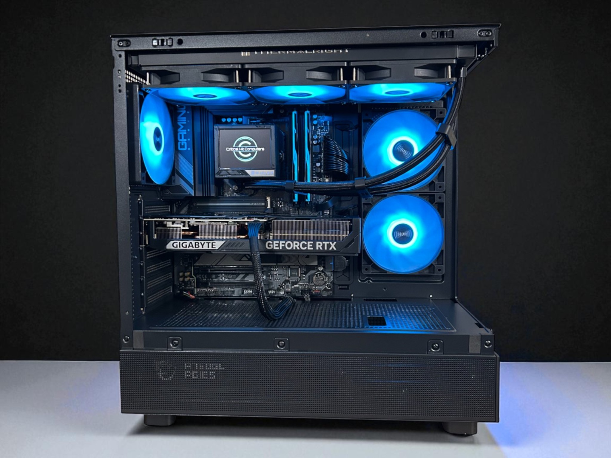 RTX 5070 12GB | Ryzen 7 7700X | 32GB DDR5 6000MT/s | 2TB NVMe | The Wingman RTX V2
